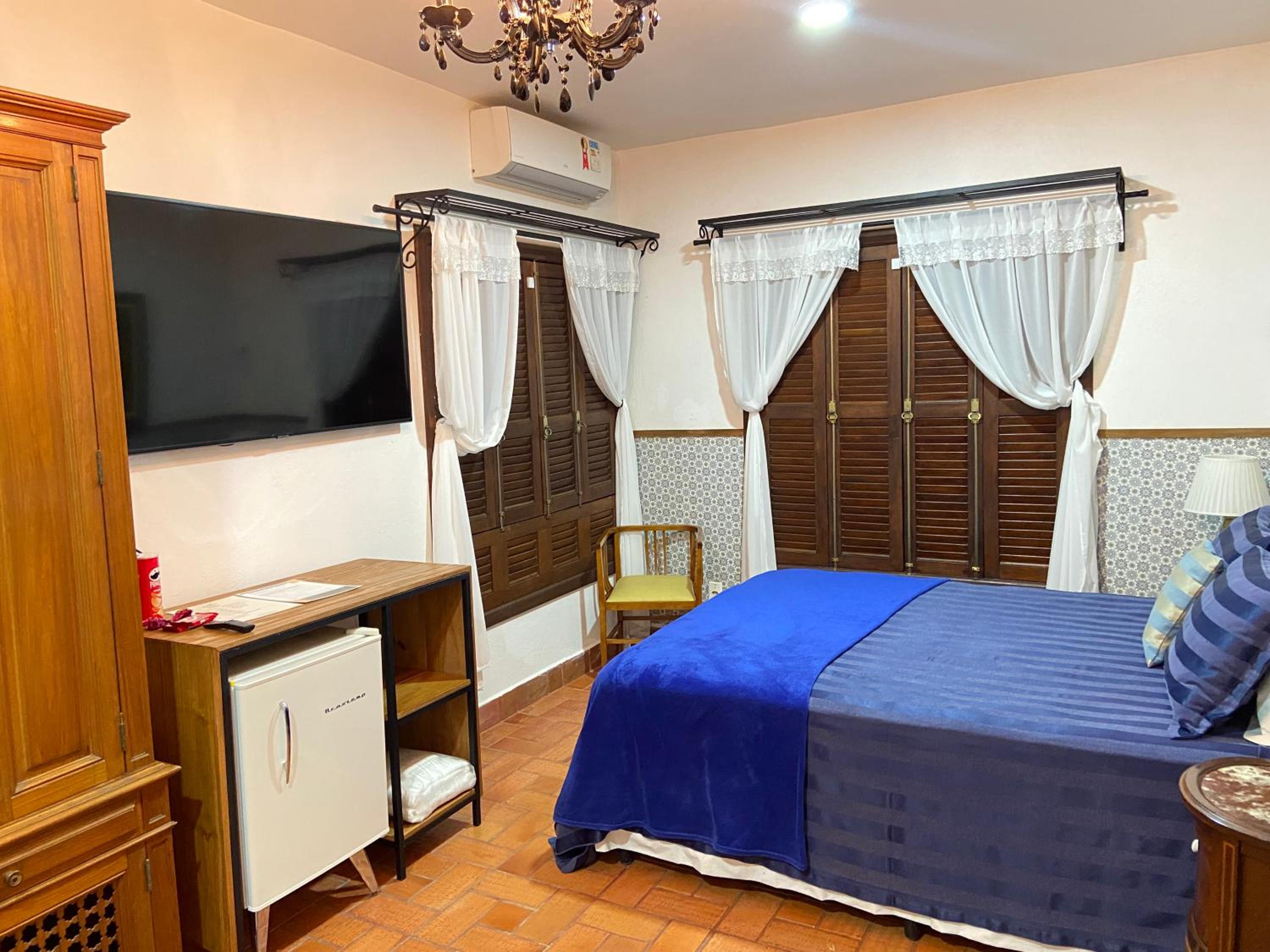 Deluxe Queen Suite