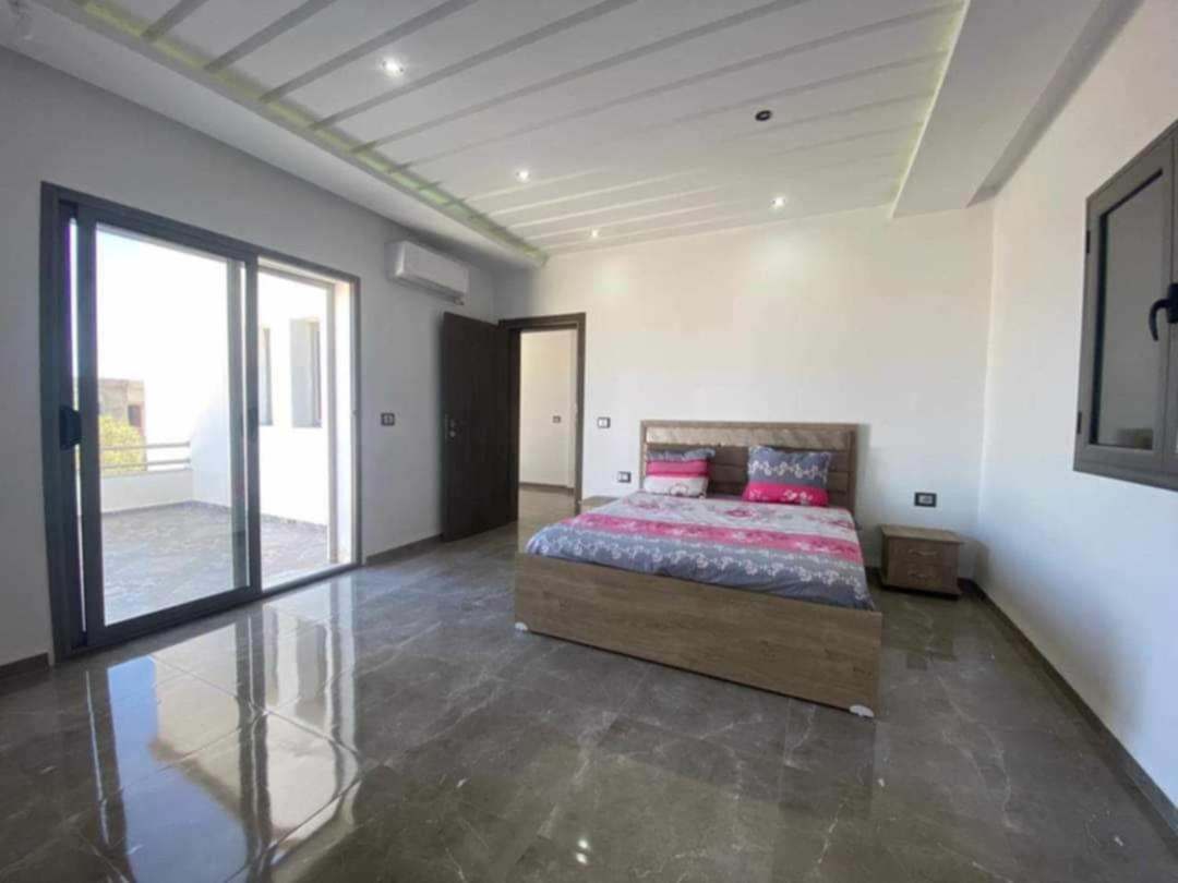 Three-Bedroom Villa photo 2