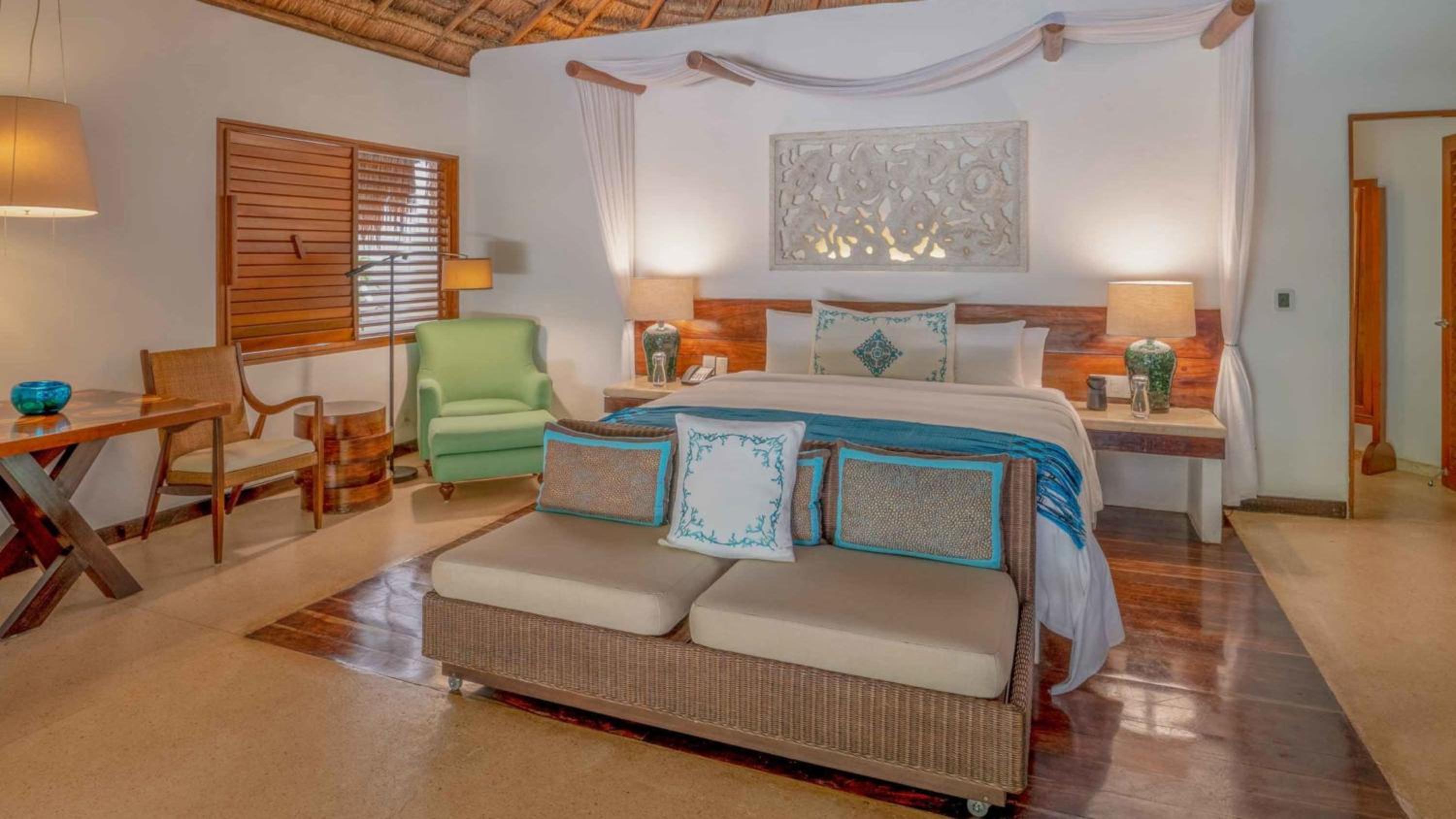 Royal Villa photo 2