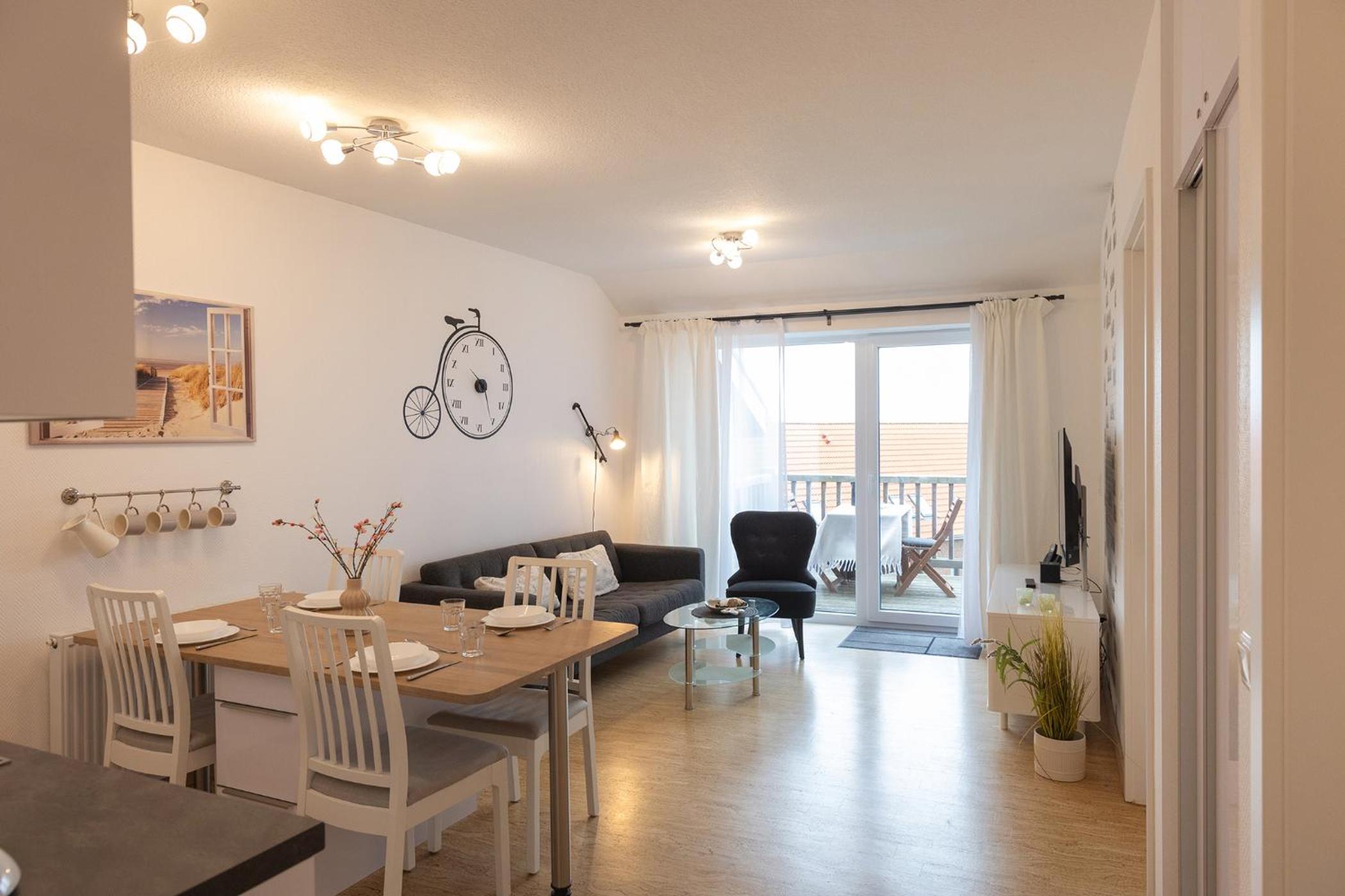 Apartment with Balcony photo 1