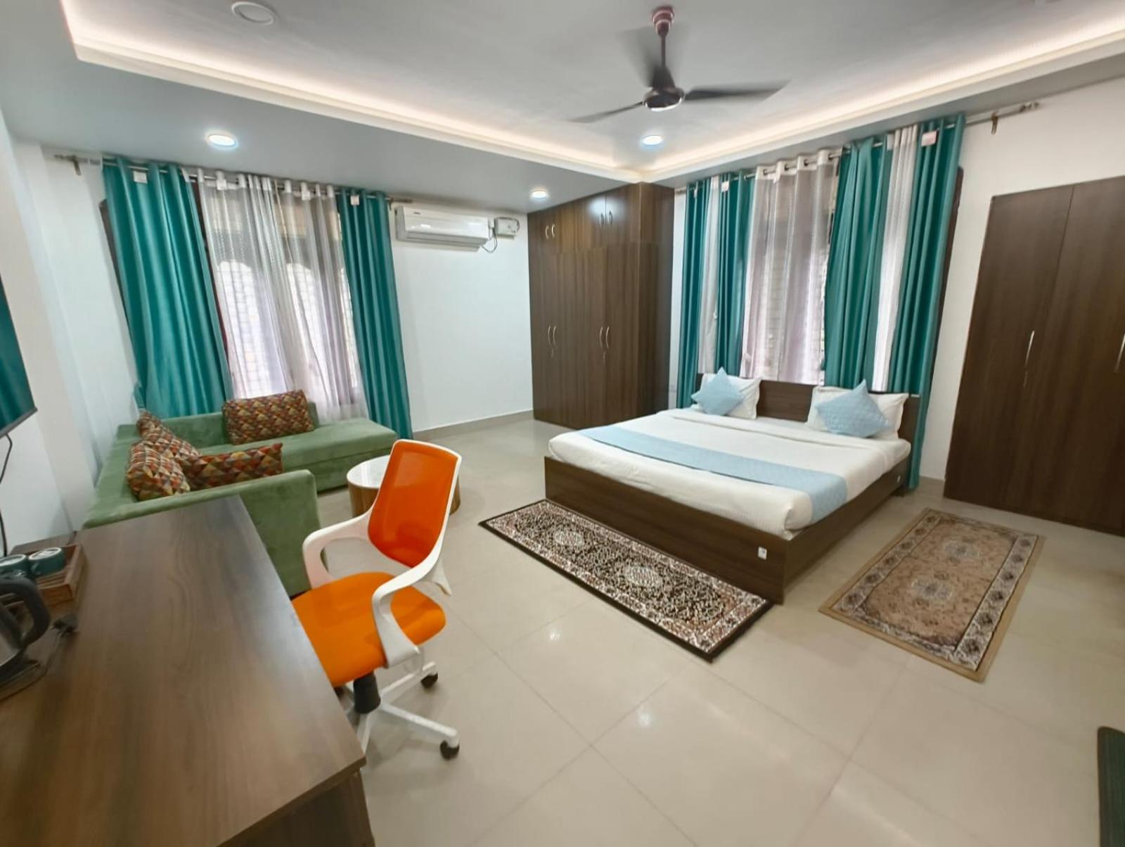 Family Room photo 1