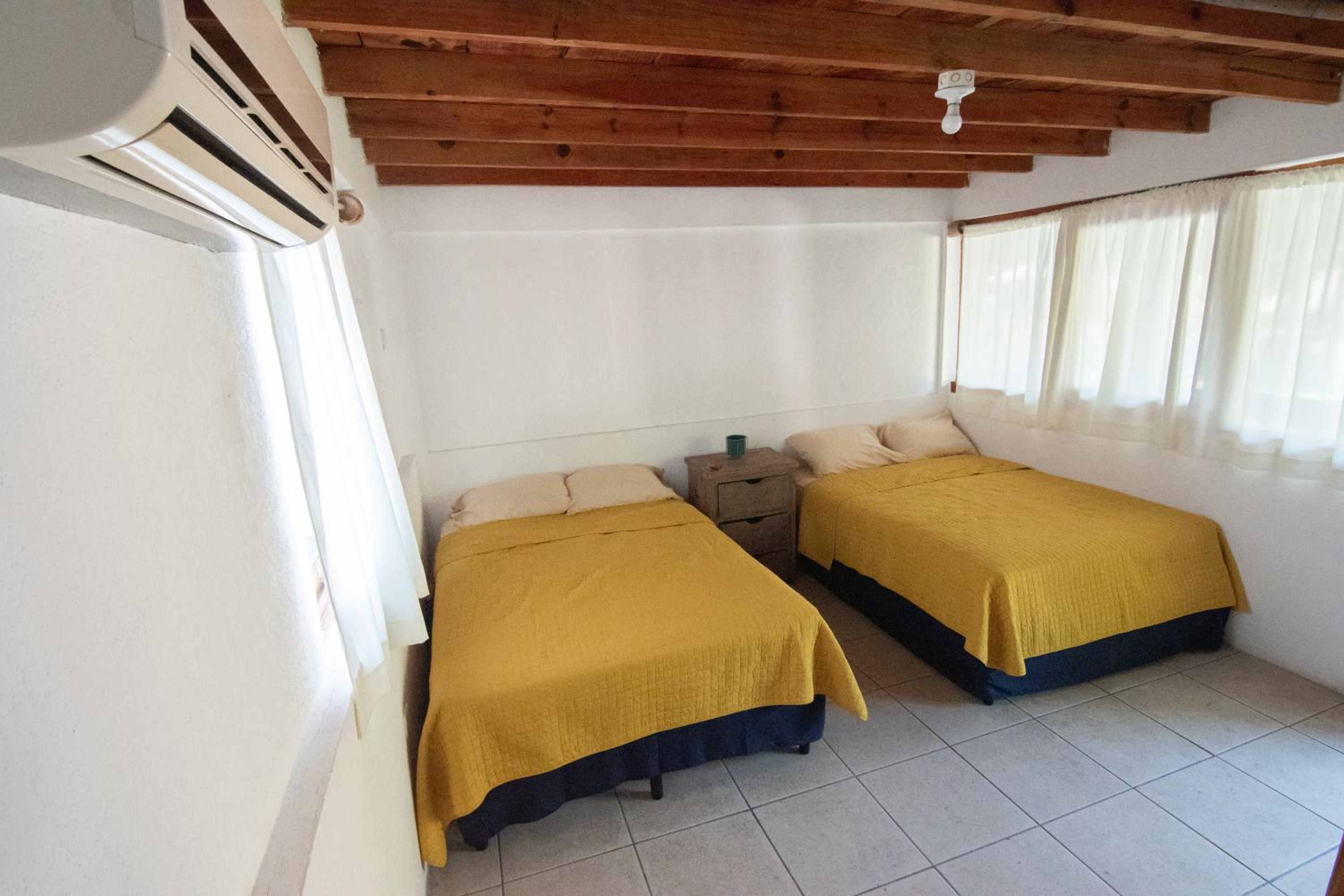 Twin Room With Private Bathroom photo 1
