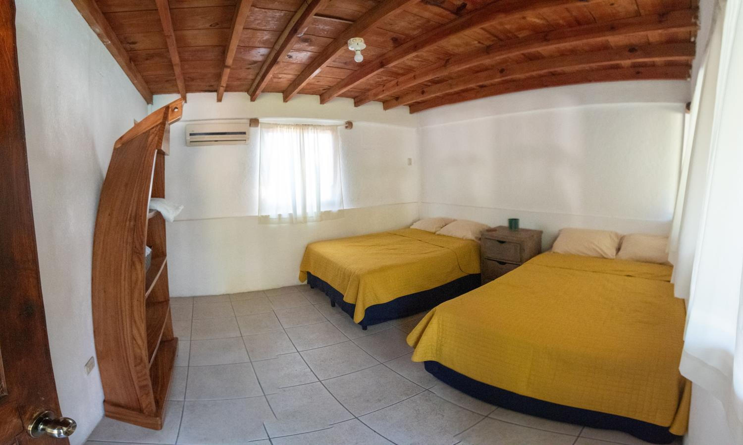 Twin Room With Private Bathroom photo 2
