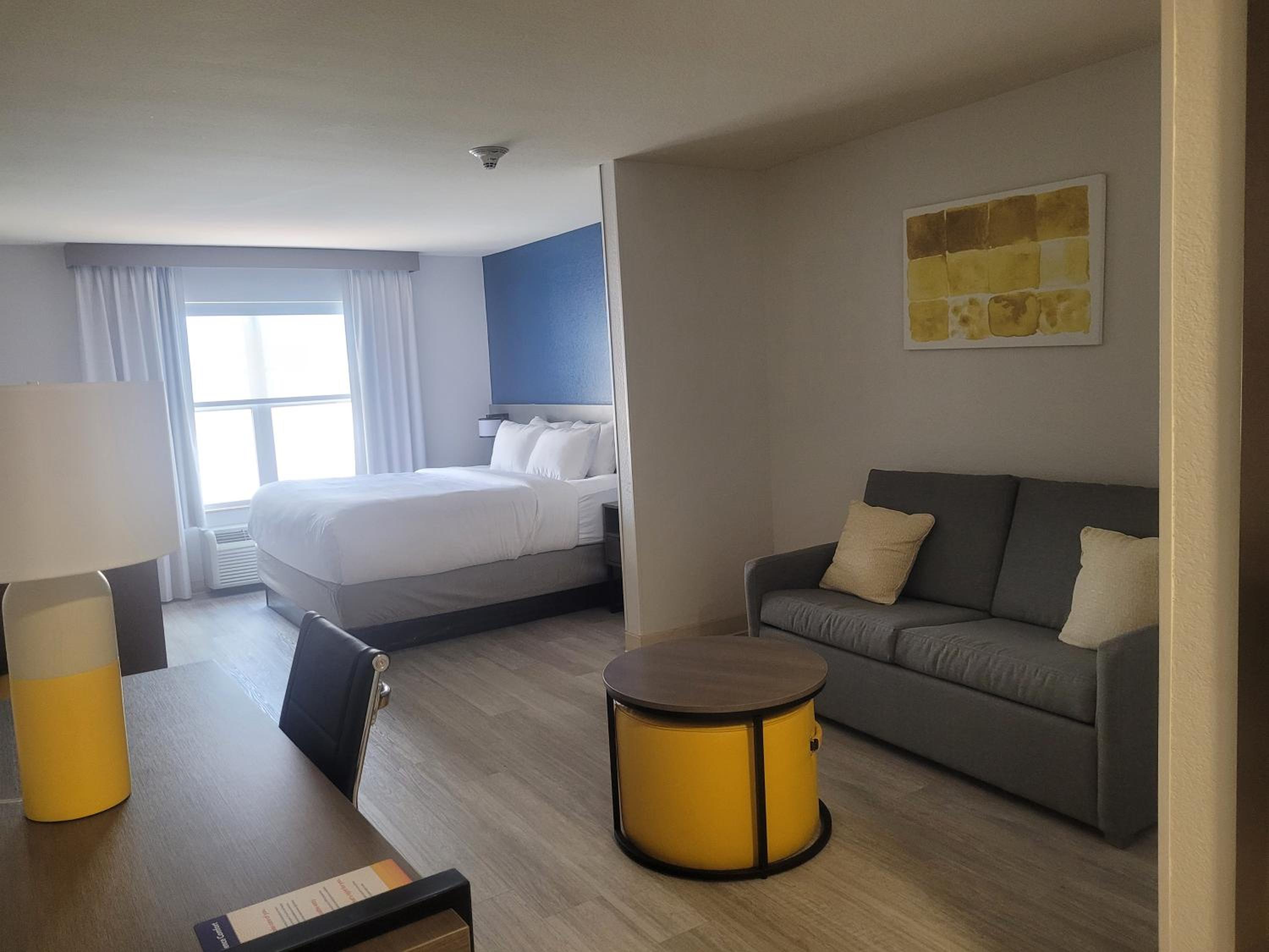 King Suite with Sofa Bed - Non Smoking photo 1