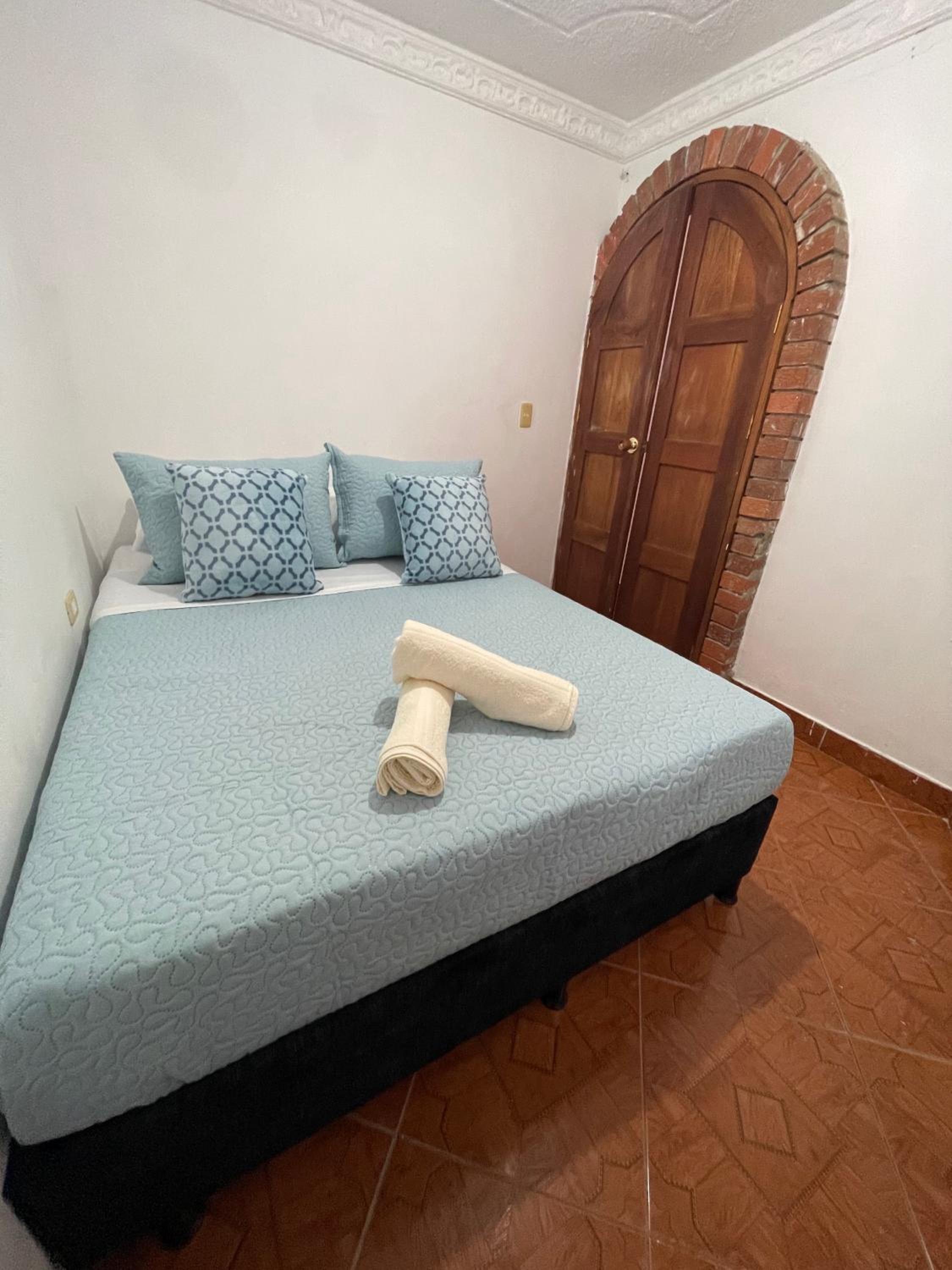 Double Room with Shared Bathroom photo 3
