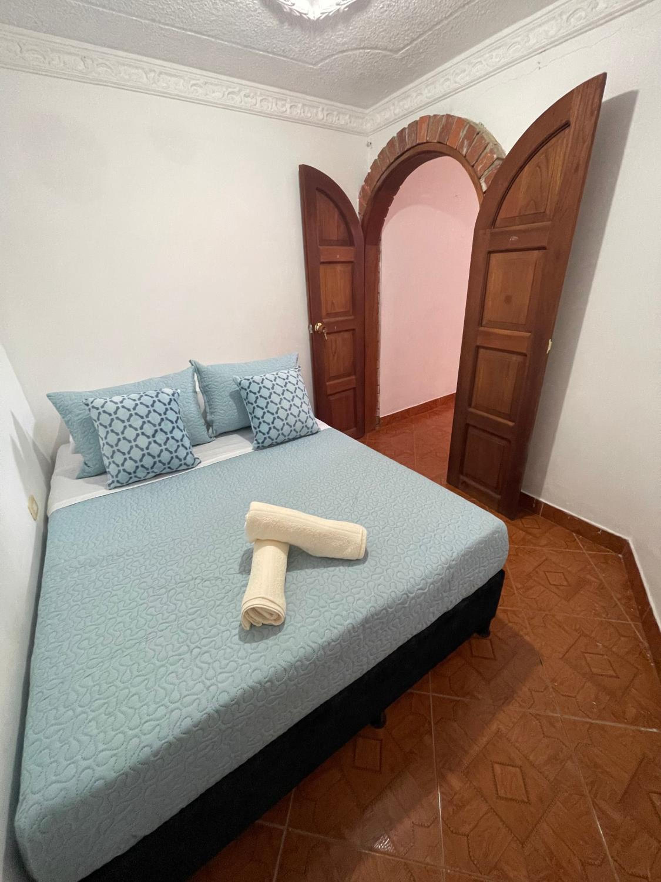 Double Room with Shared Bathroom photo 2