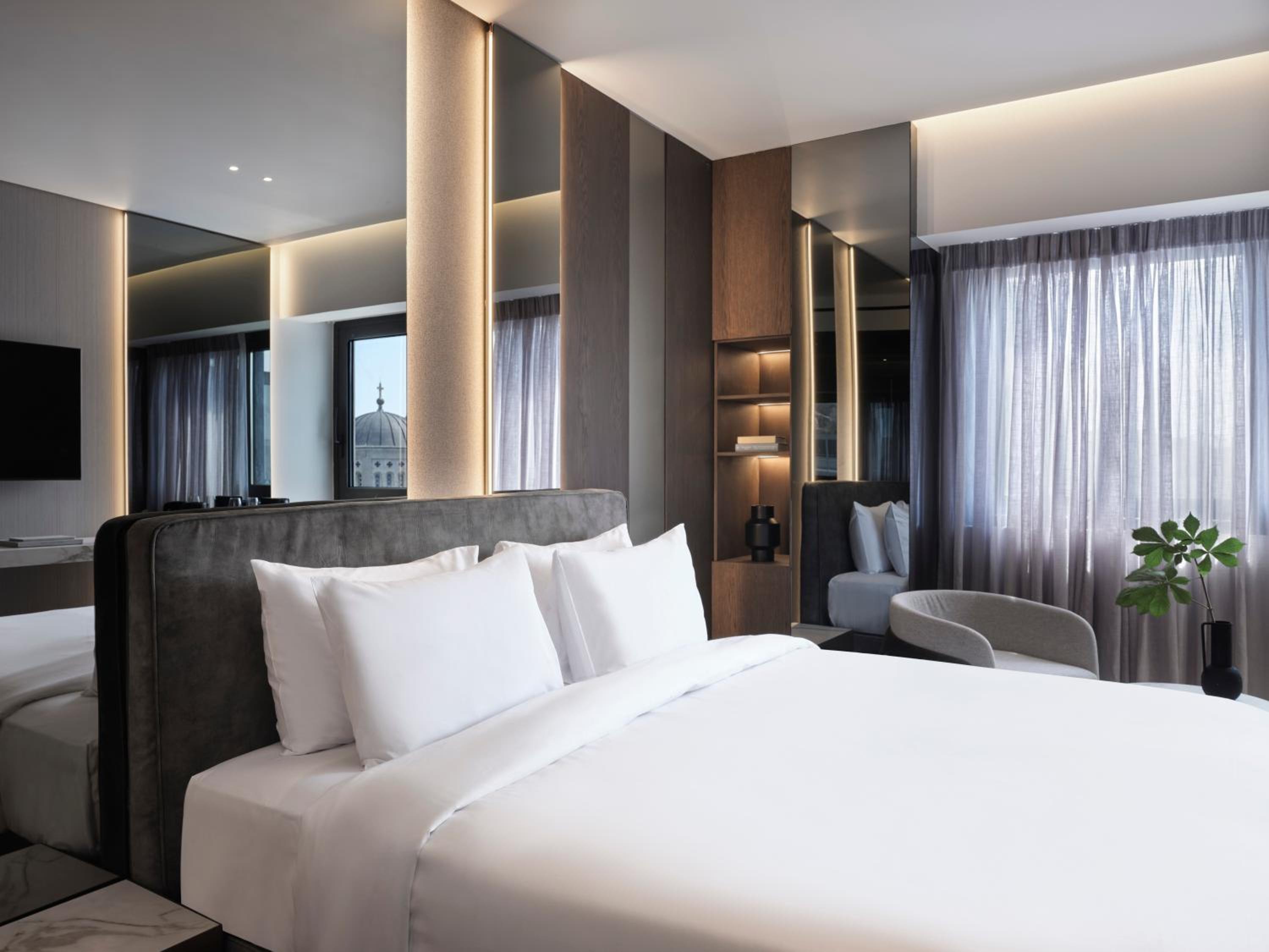 Acropolis Executive King Room with Hot Tub photo 1
