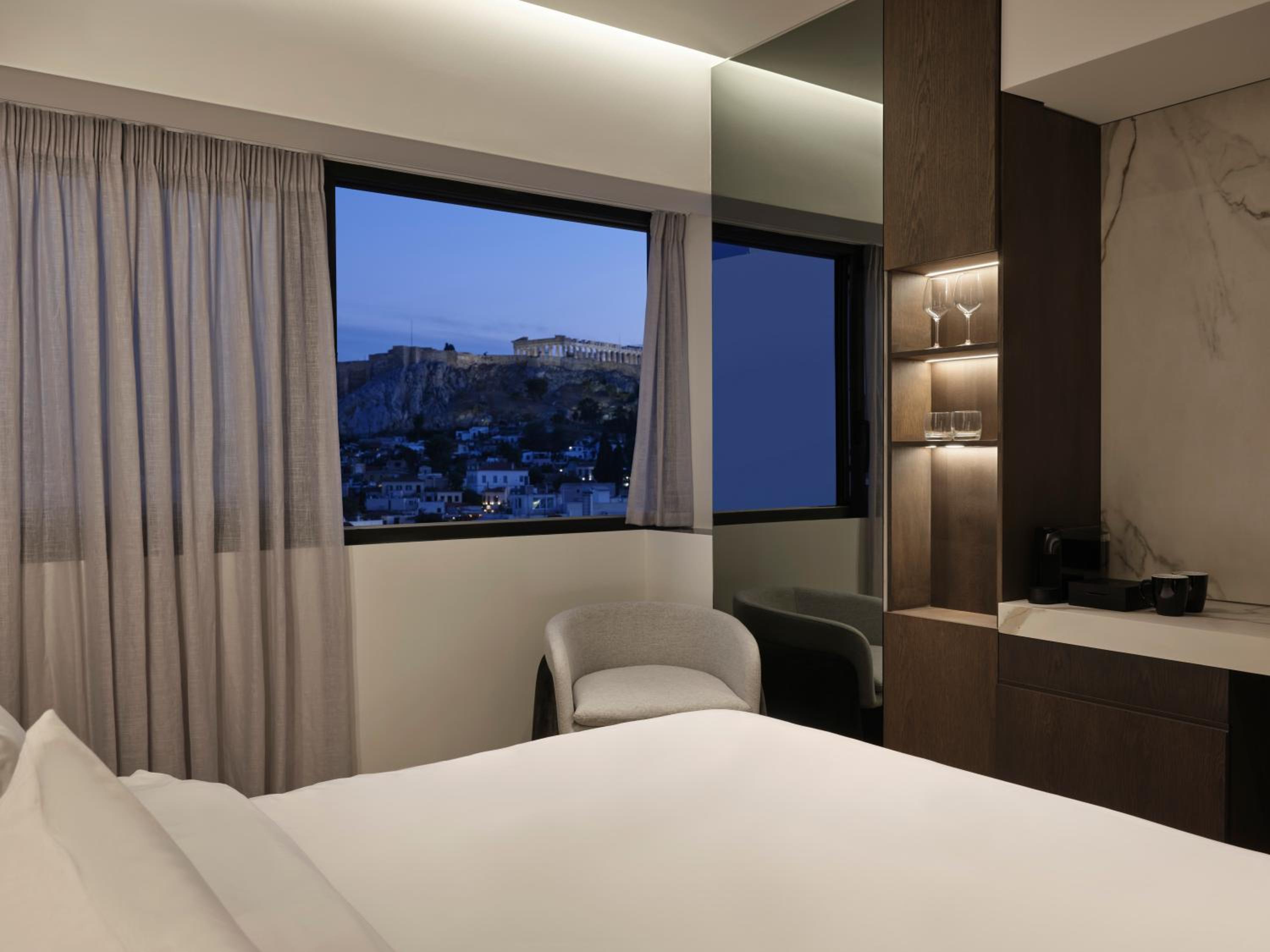 Acropolis Superior King Room photo 3