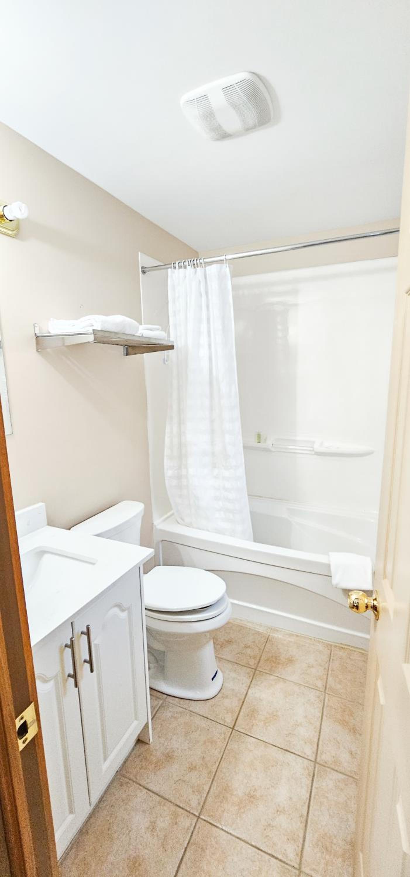 Deluxe Queen Room - Photo 13