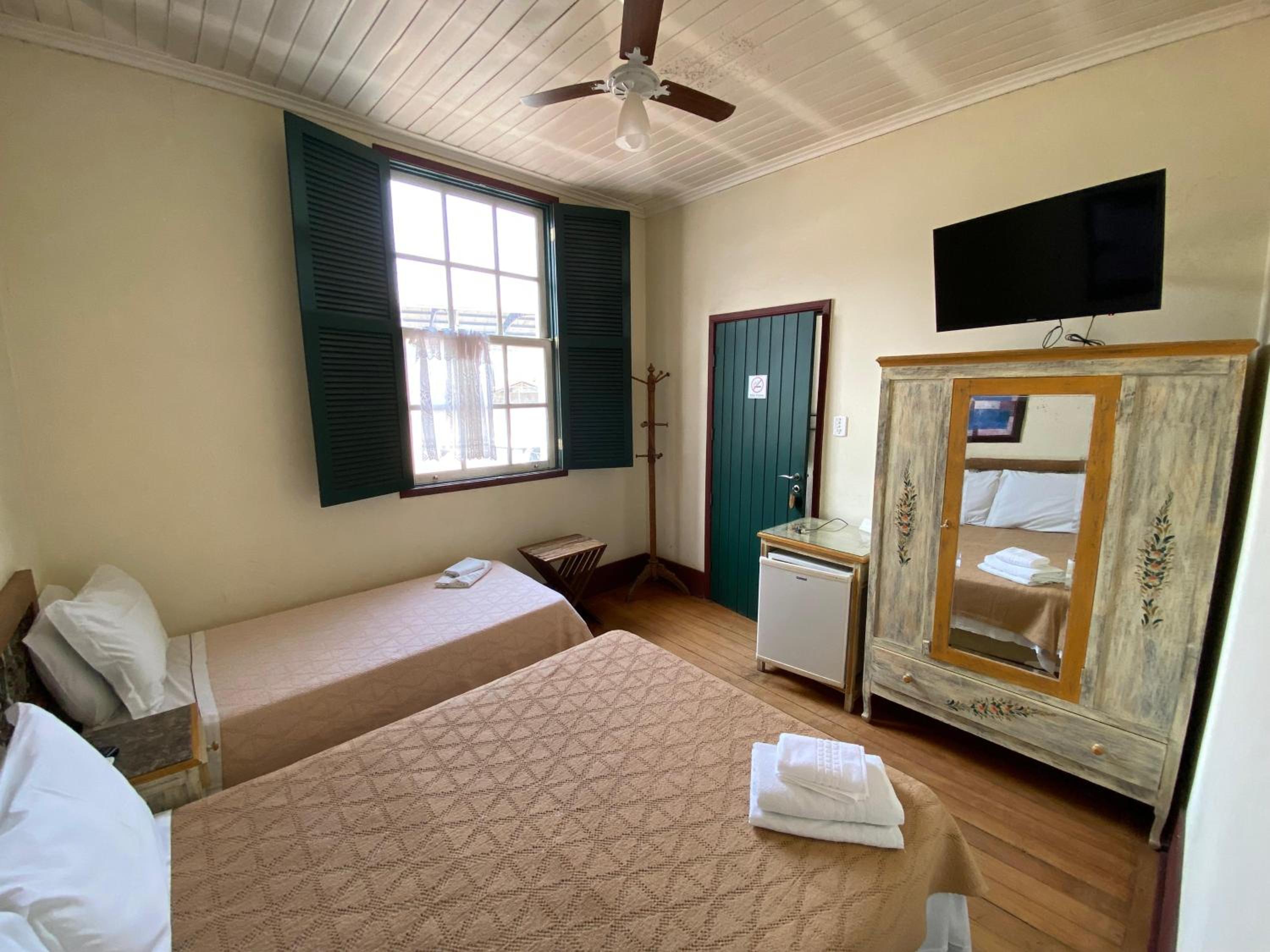 Standard Triple Room photo 2