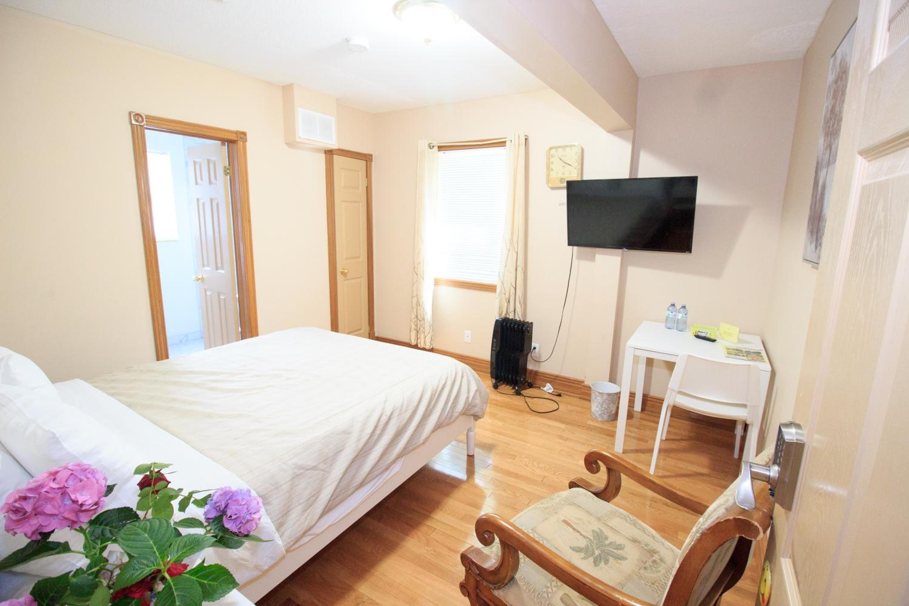 Queen Room - Photo 4