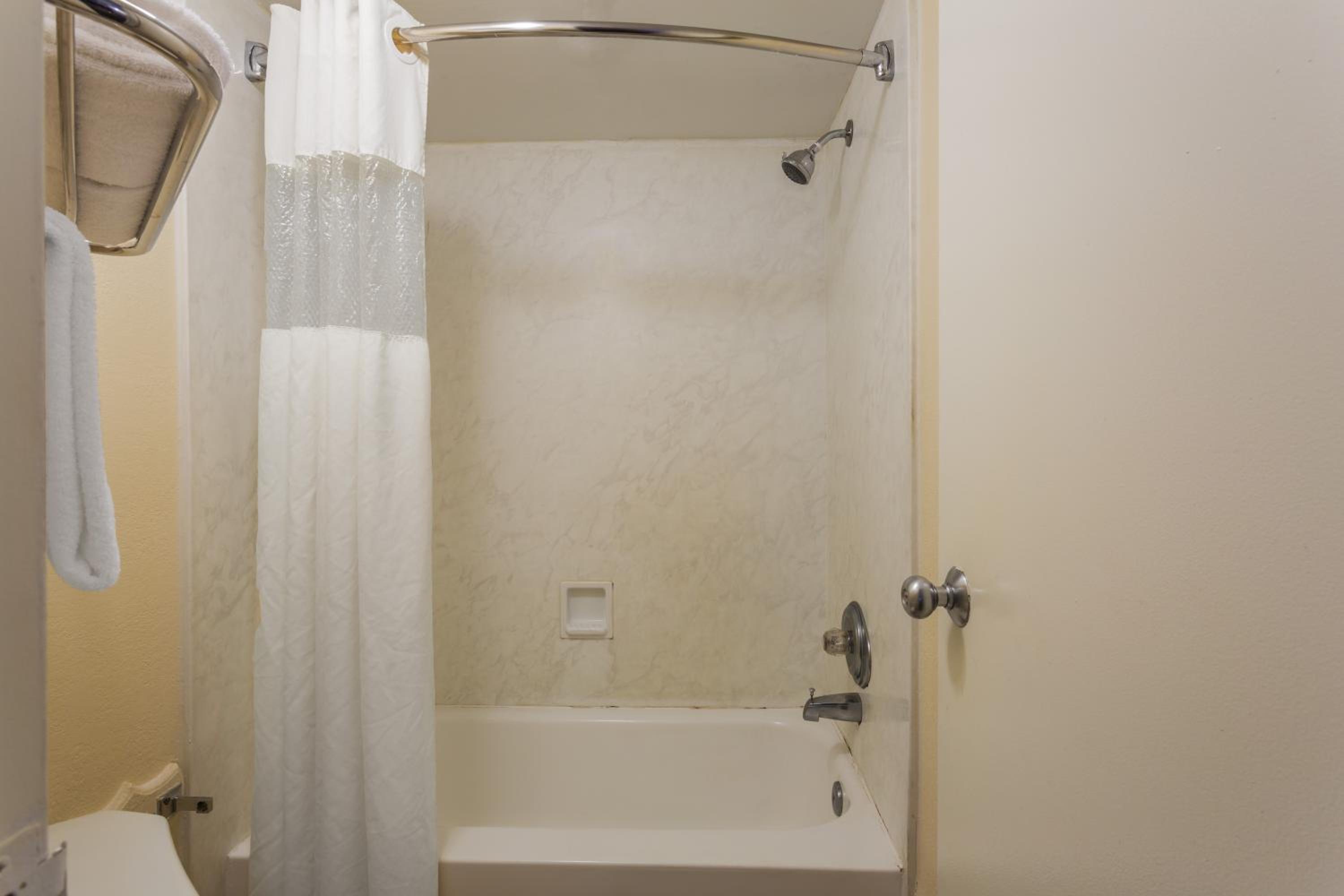 2 Double Beds, One-Bedroom, Efficiency Room, Oceanfront, Non-Smoking - Photo 2