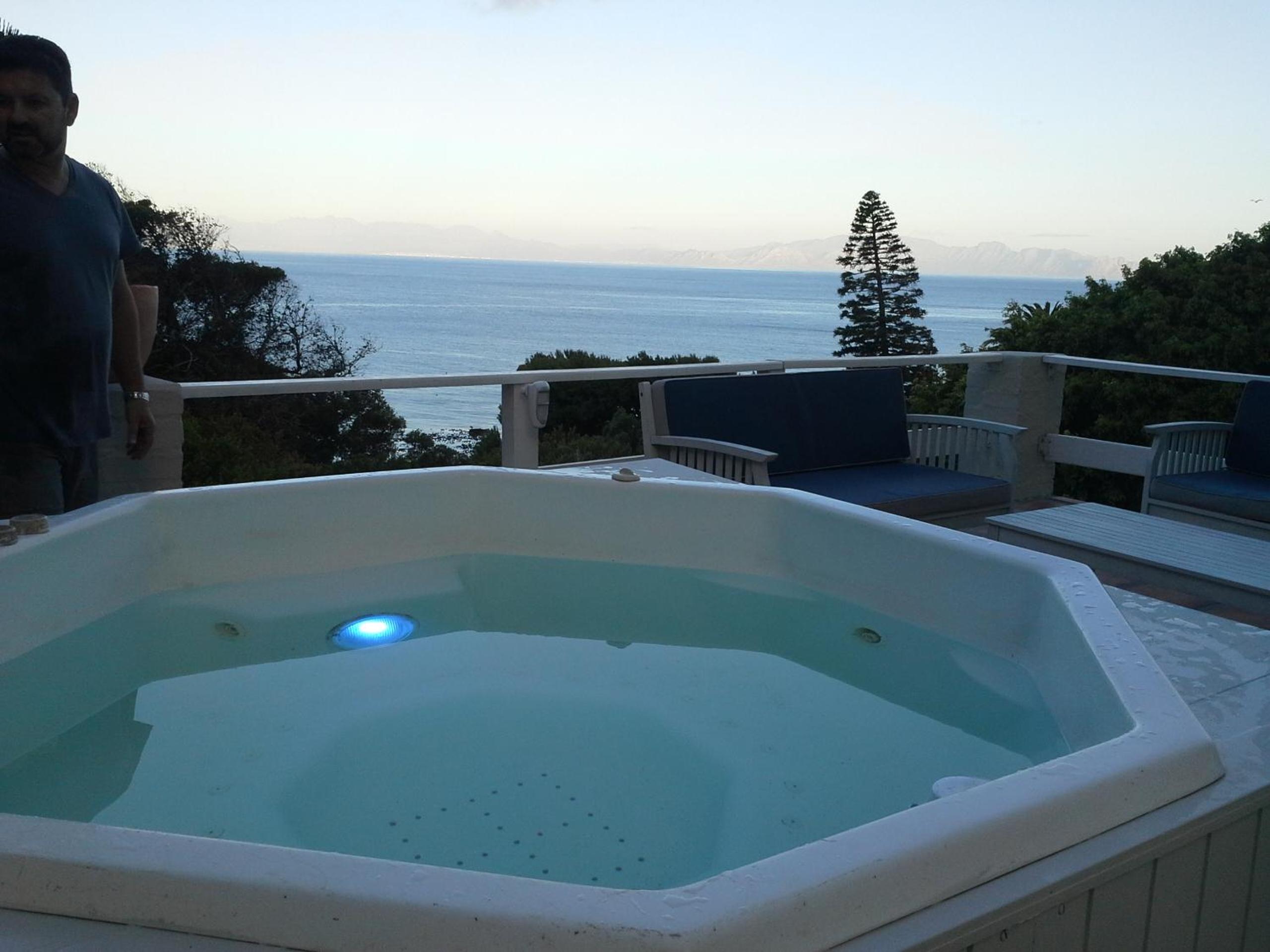 Villa photo 3