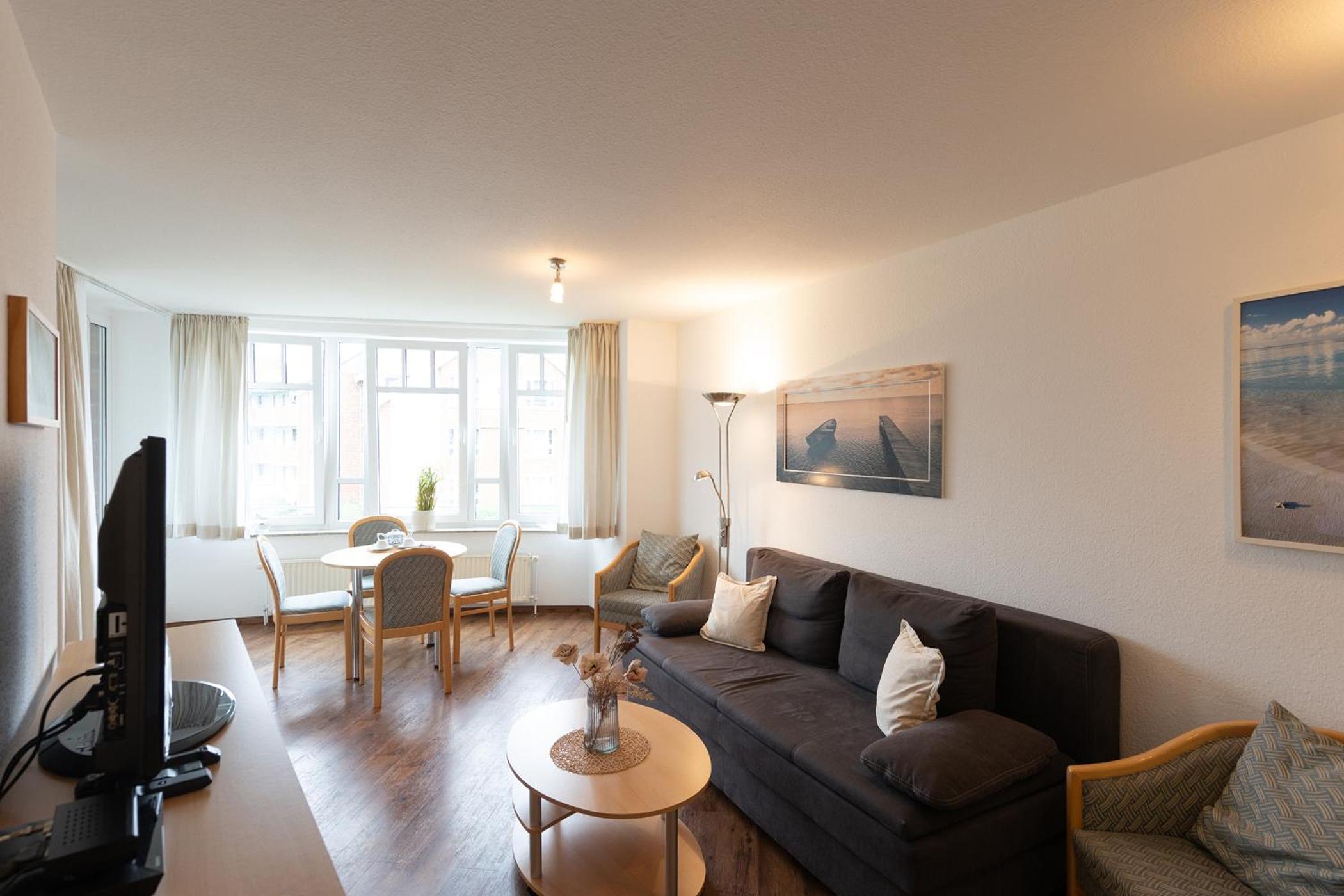 Apartment with Balcony photo 1