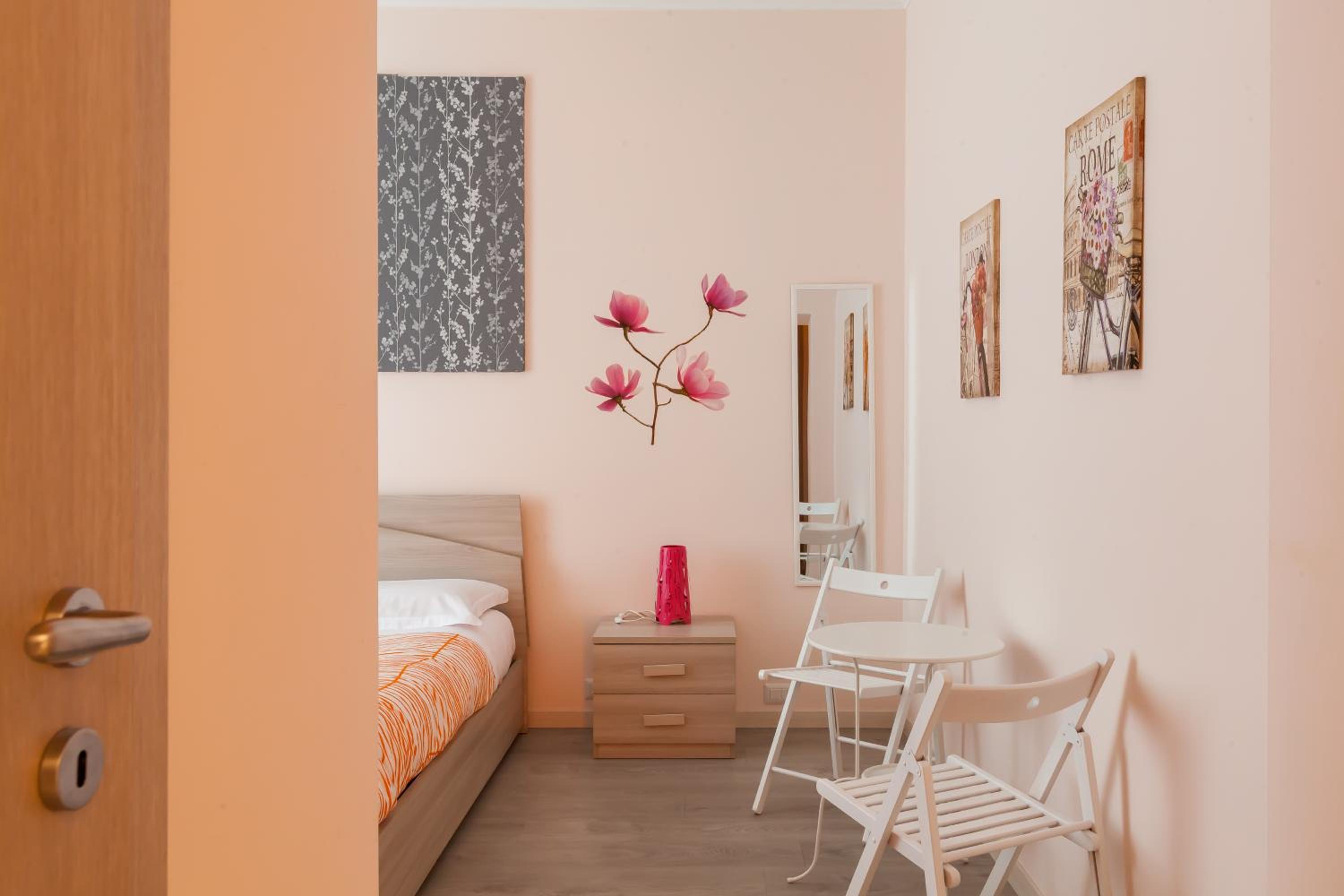 Standard Double Room photo 3
