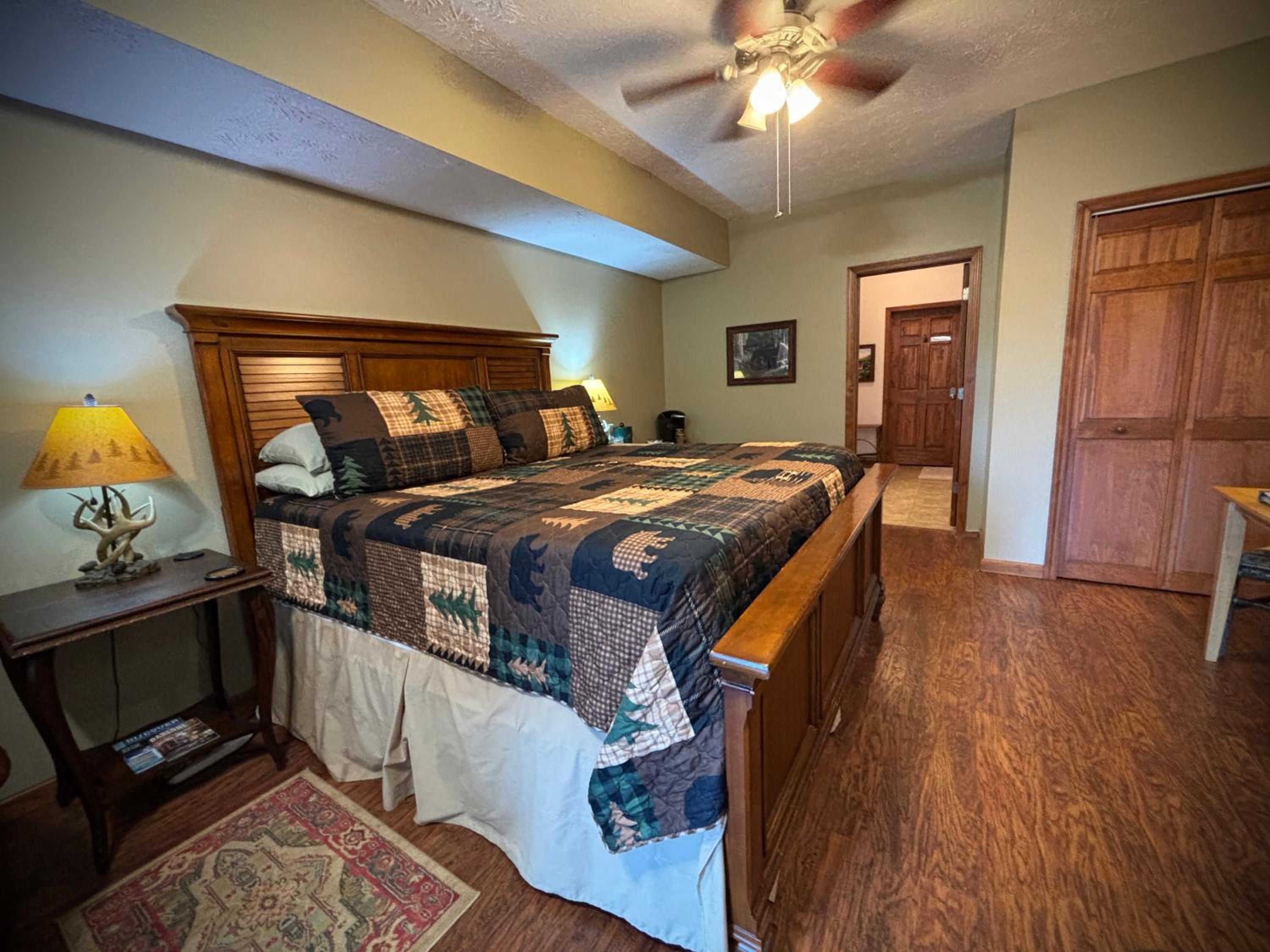 Standard King Room photo 1