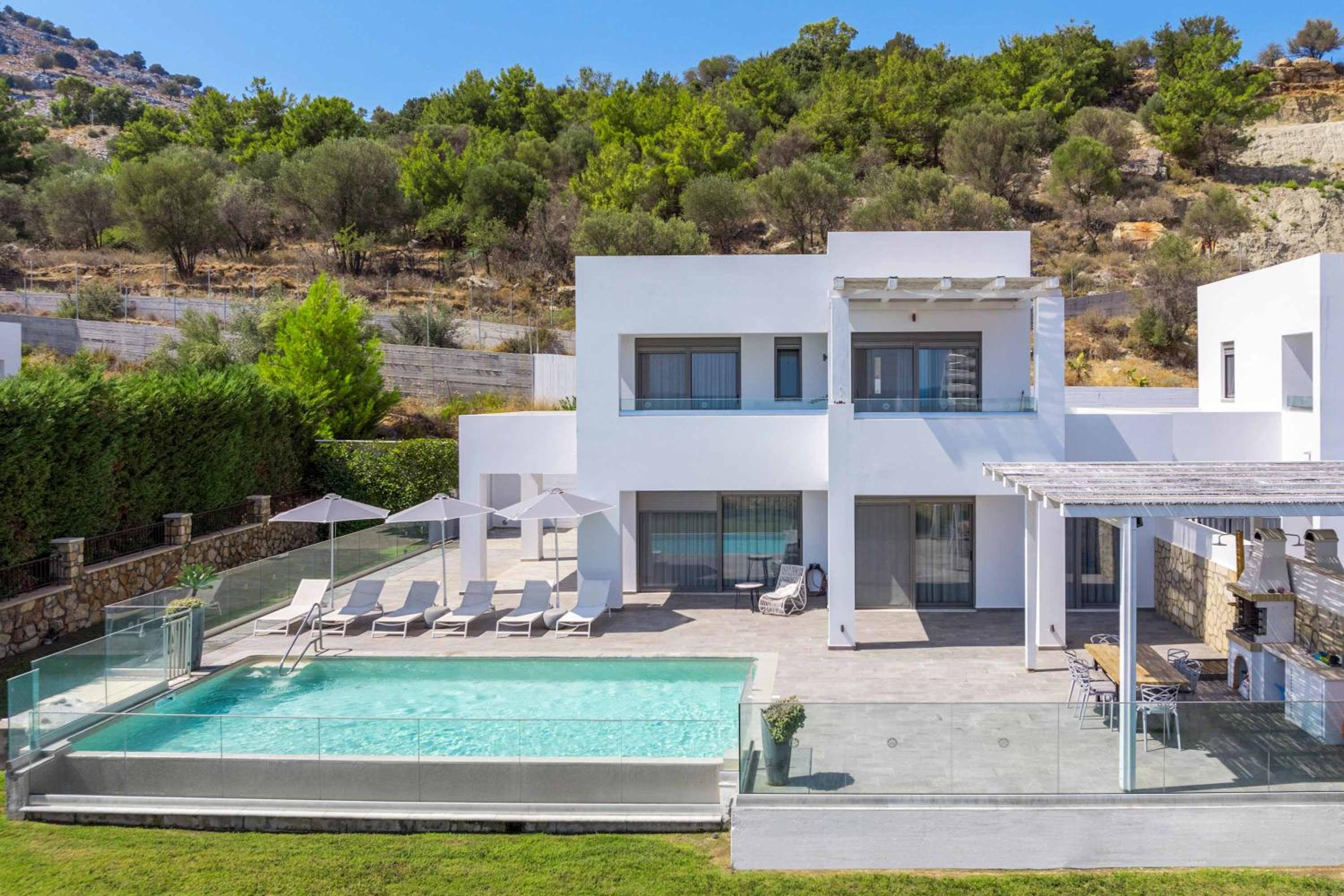 Villa photo 2