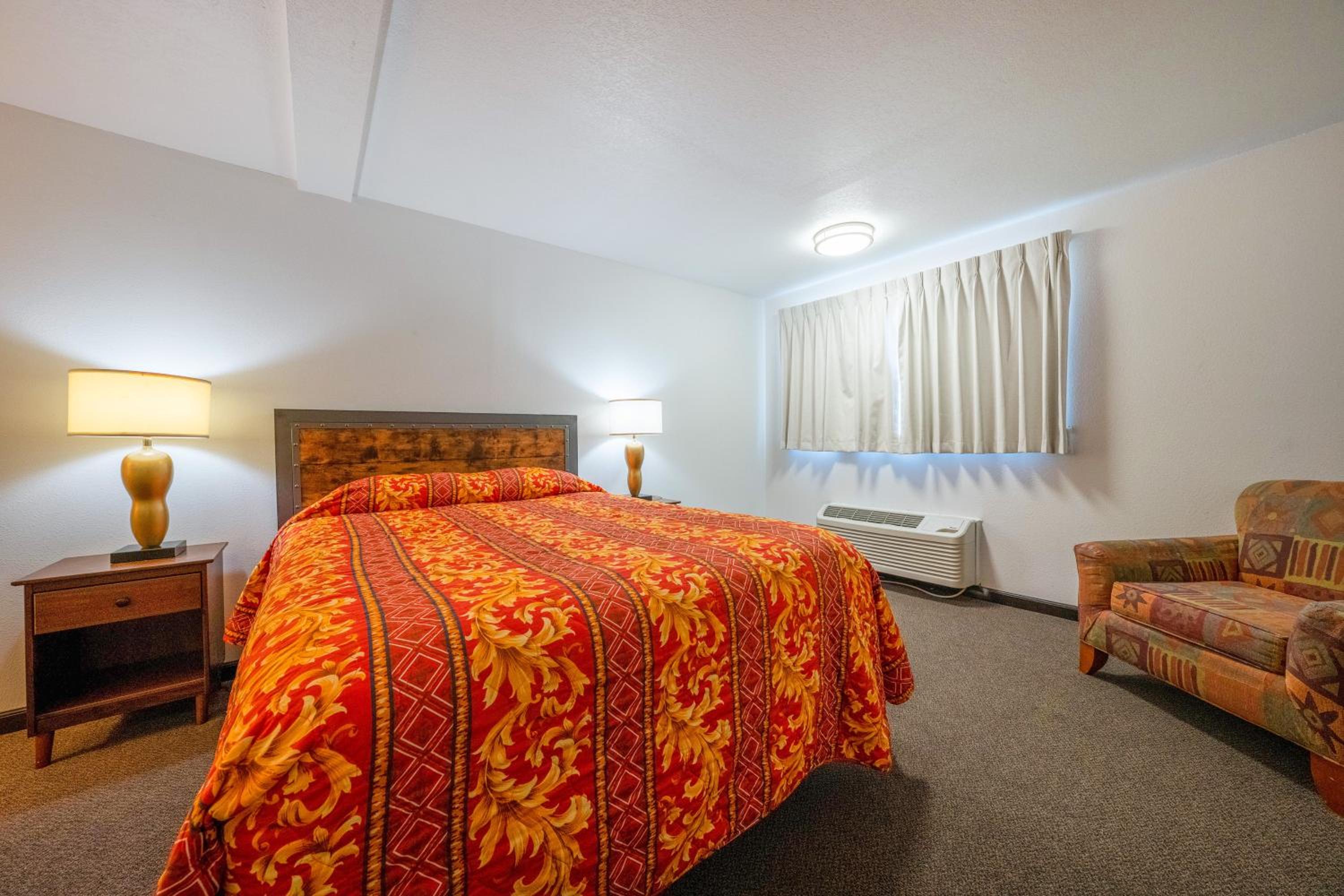 Queen Room - Photo 1