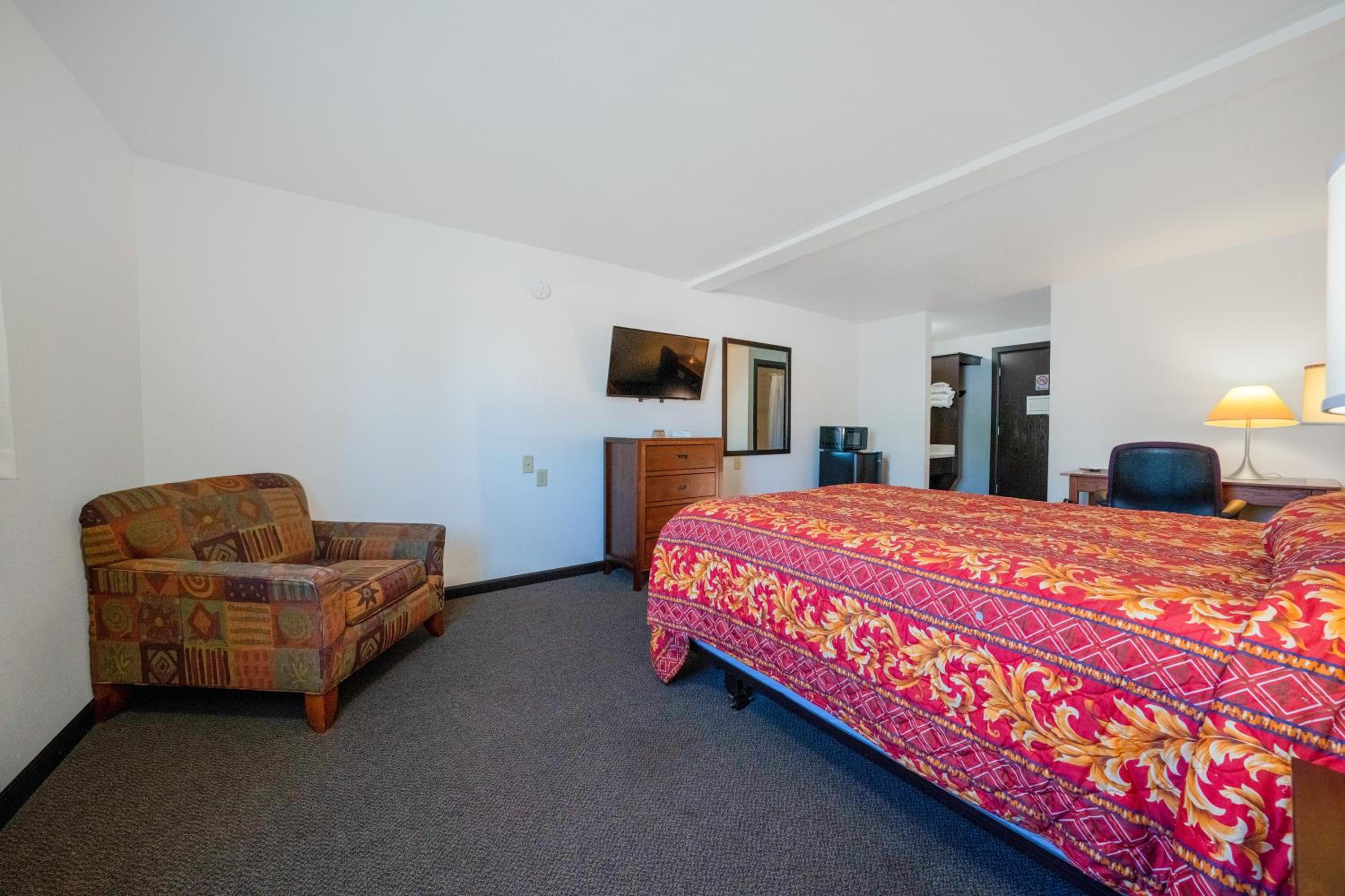 Queen Room - Photo 5