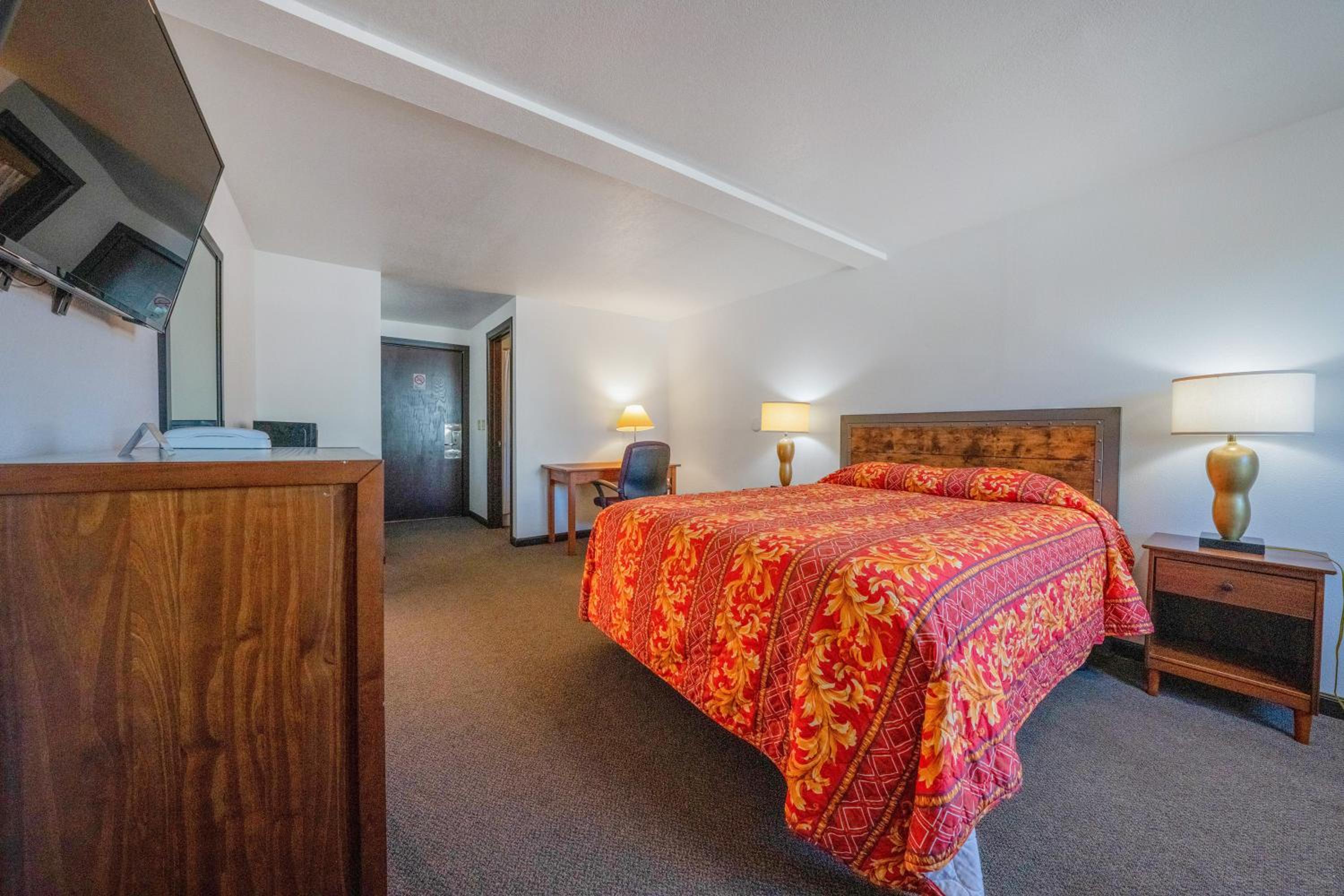 Queen Room - Photo 6