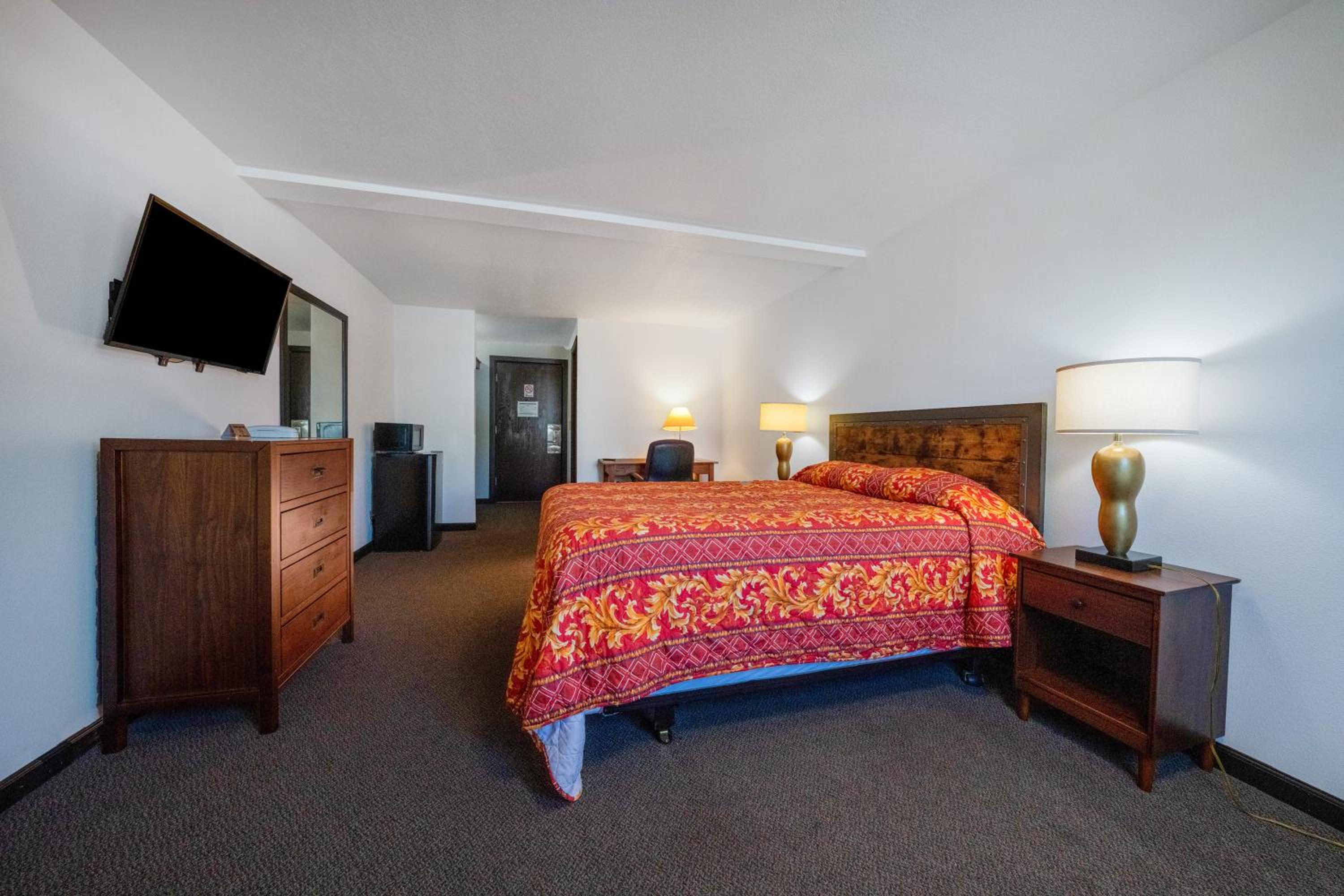 Queen Room - Photo 10