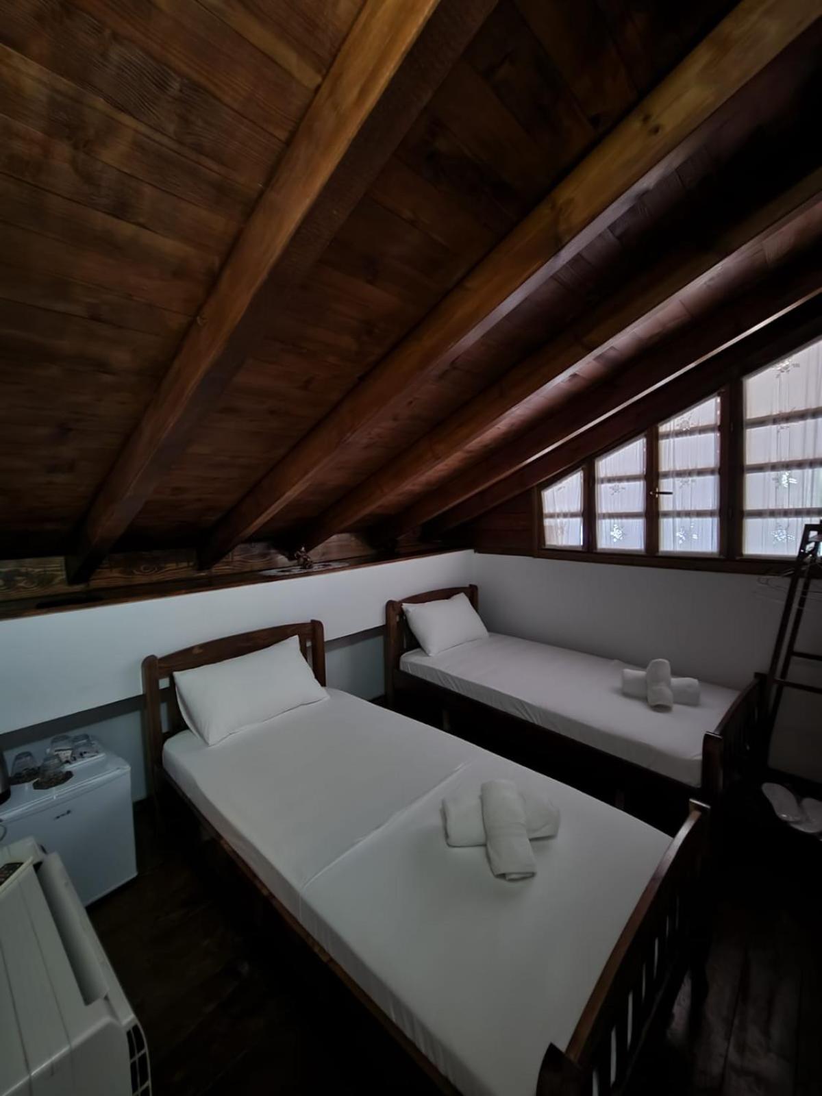 Attic Twin Room 