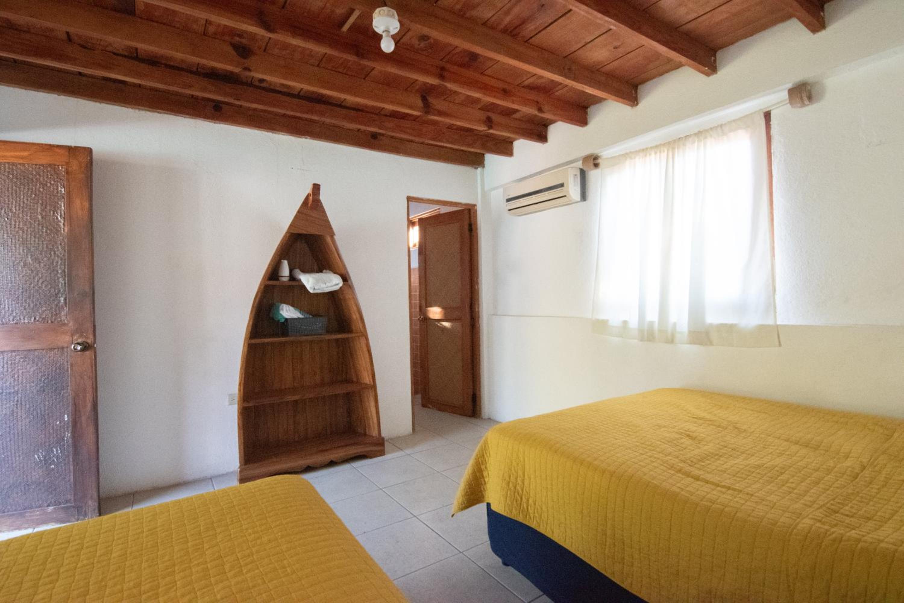 Twin Room With Private Bathroom photo 3