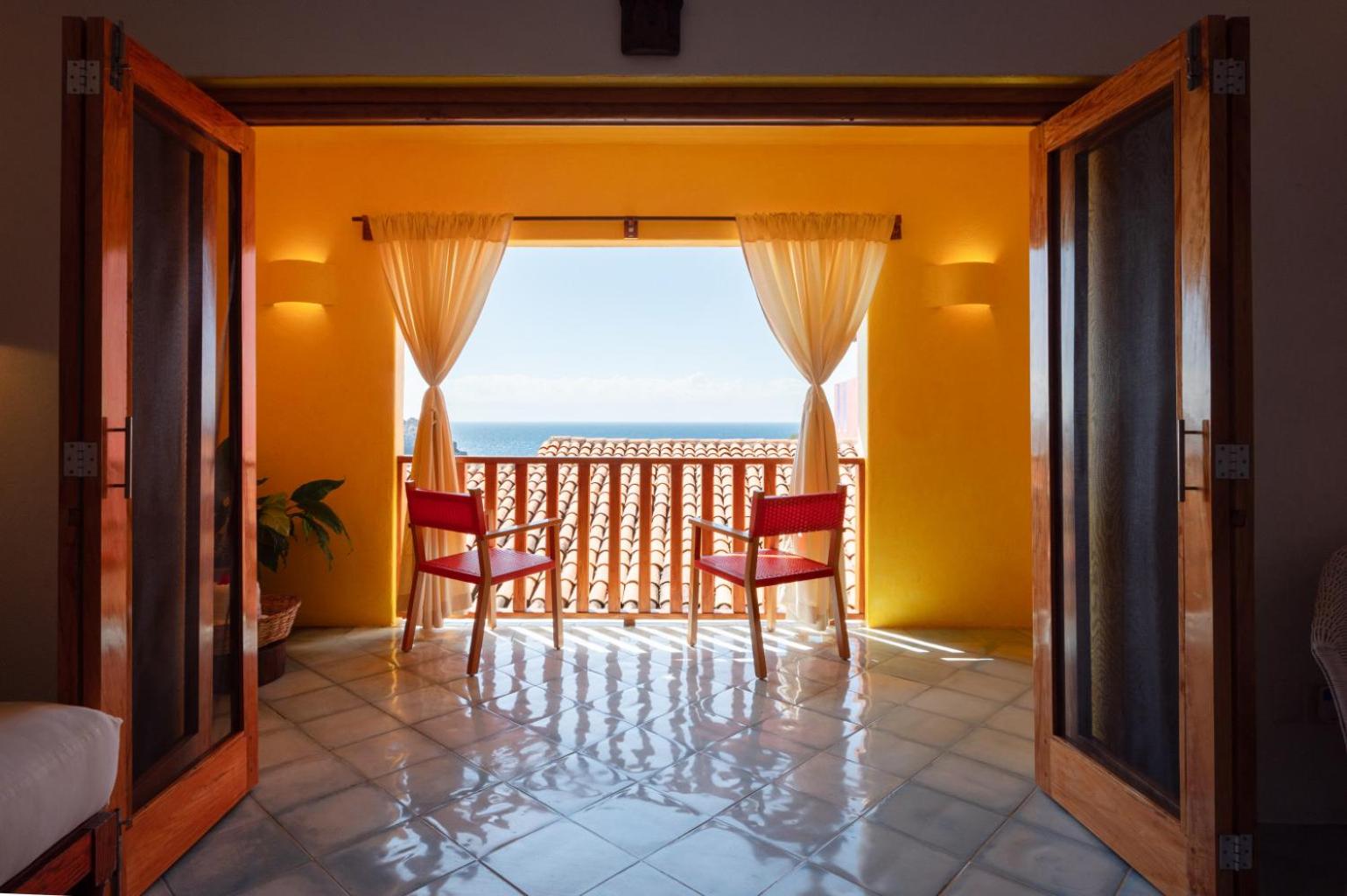 Double Room with Balcony and Sea View photo 2