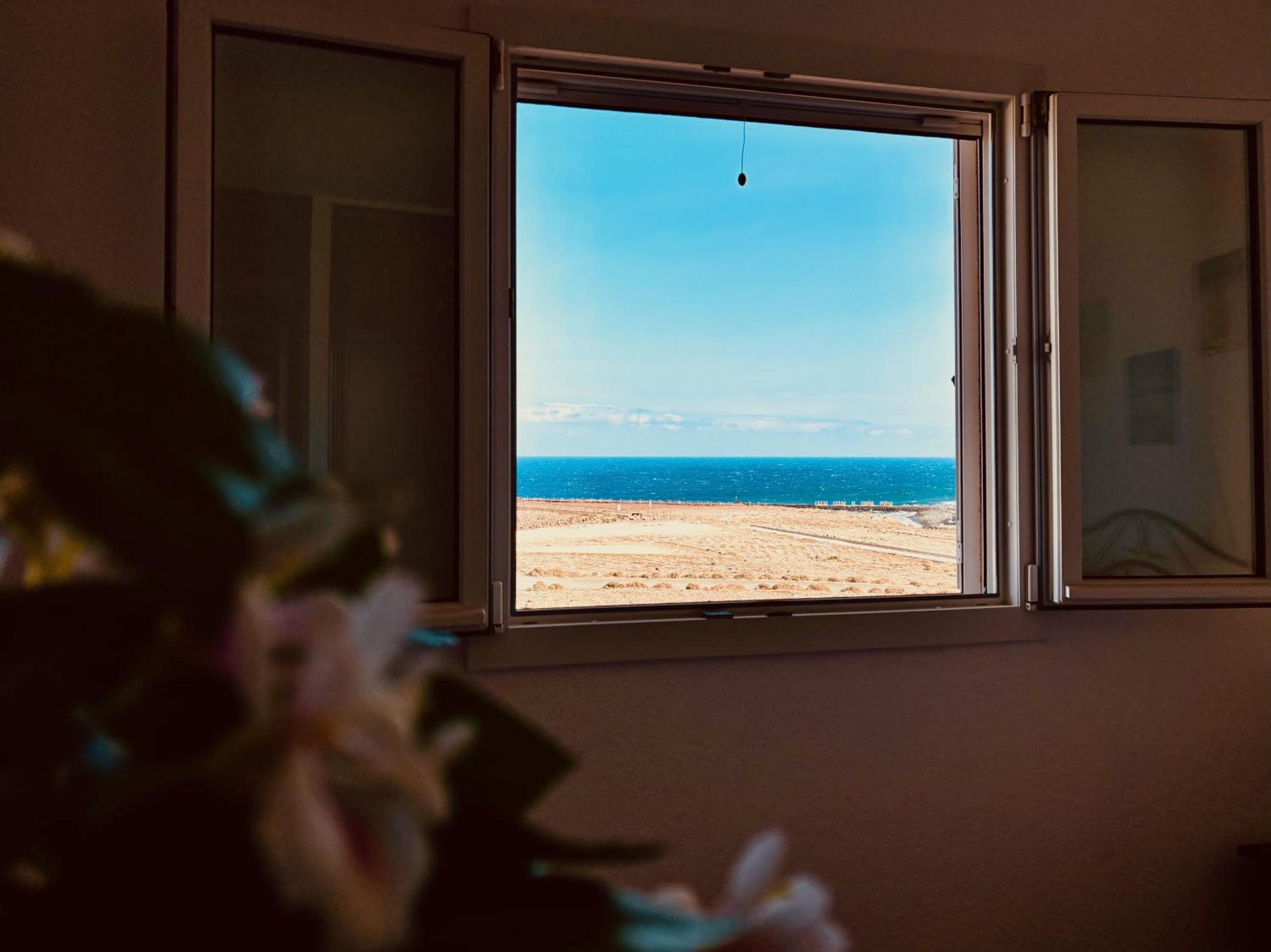 Two-Bedroom Apartment with Balcony and Sea View photo 2