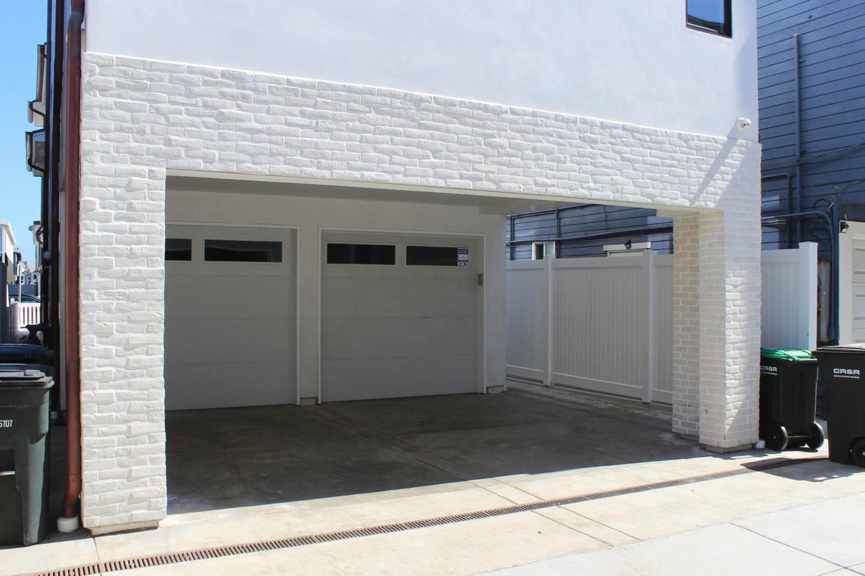 Three-Bedroom House photo 3