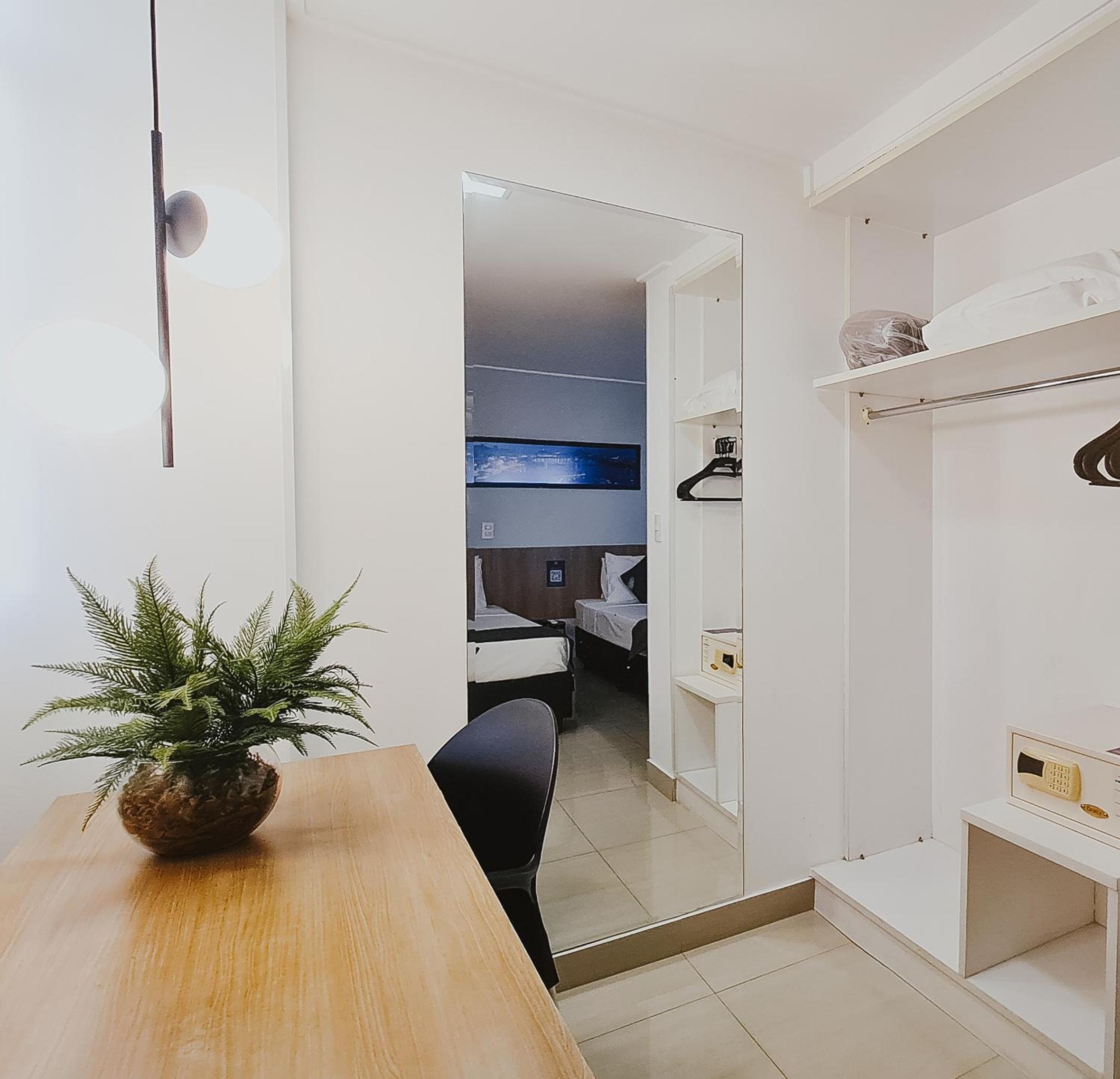 Luxury Triple Room thumbnail 5