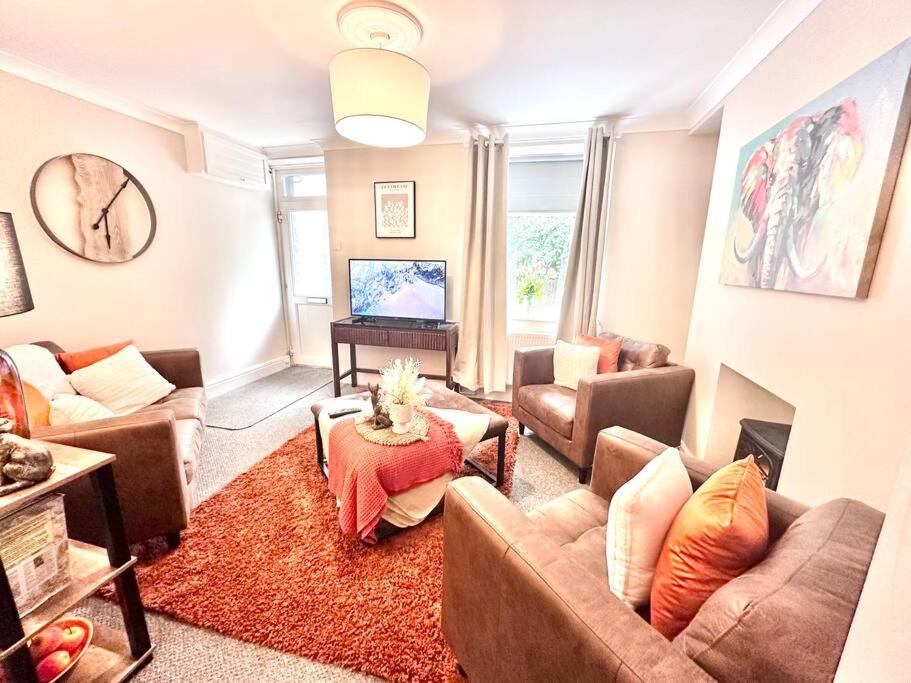 Three-Bedroom House photo 1