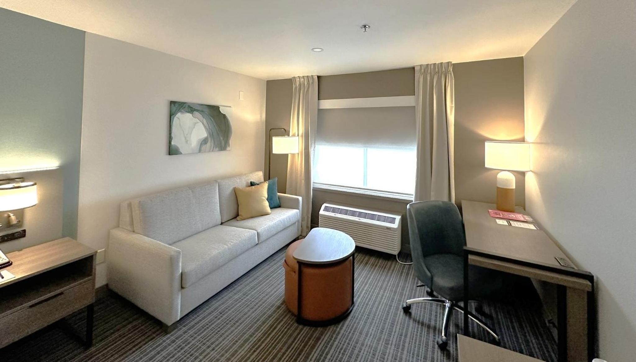 King Suite with Sofa Bed - Non-Smoking - Photo 7