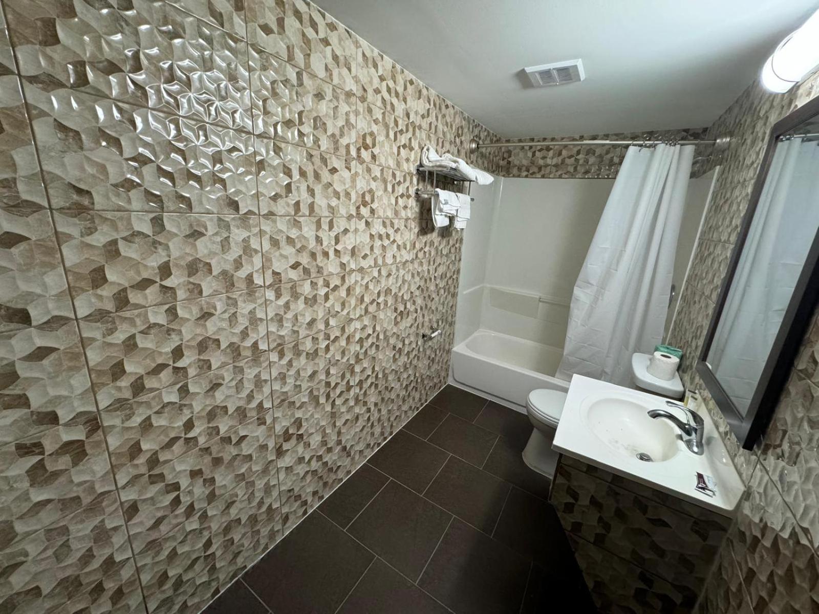 Deluxe King Room photo 2