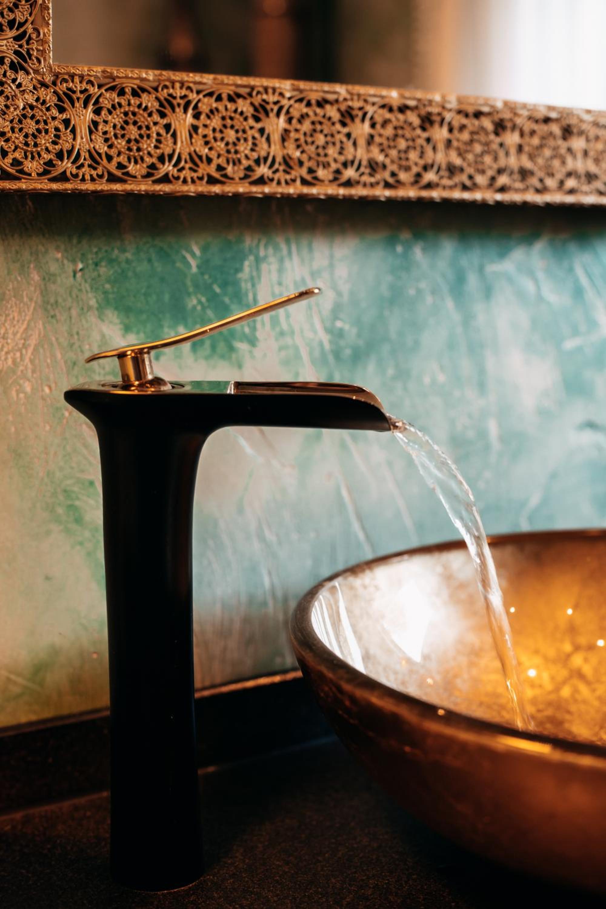 Deluxe Suite with Spa Bath photo 3