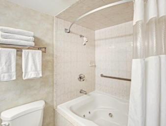 Double Room with Two Double Beds - Non-Smoking - Photo 3