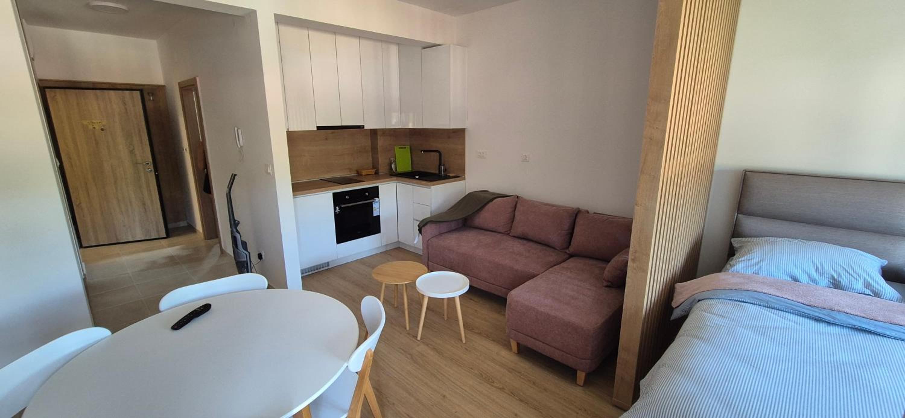 Apartment With Mountain View