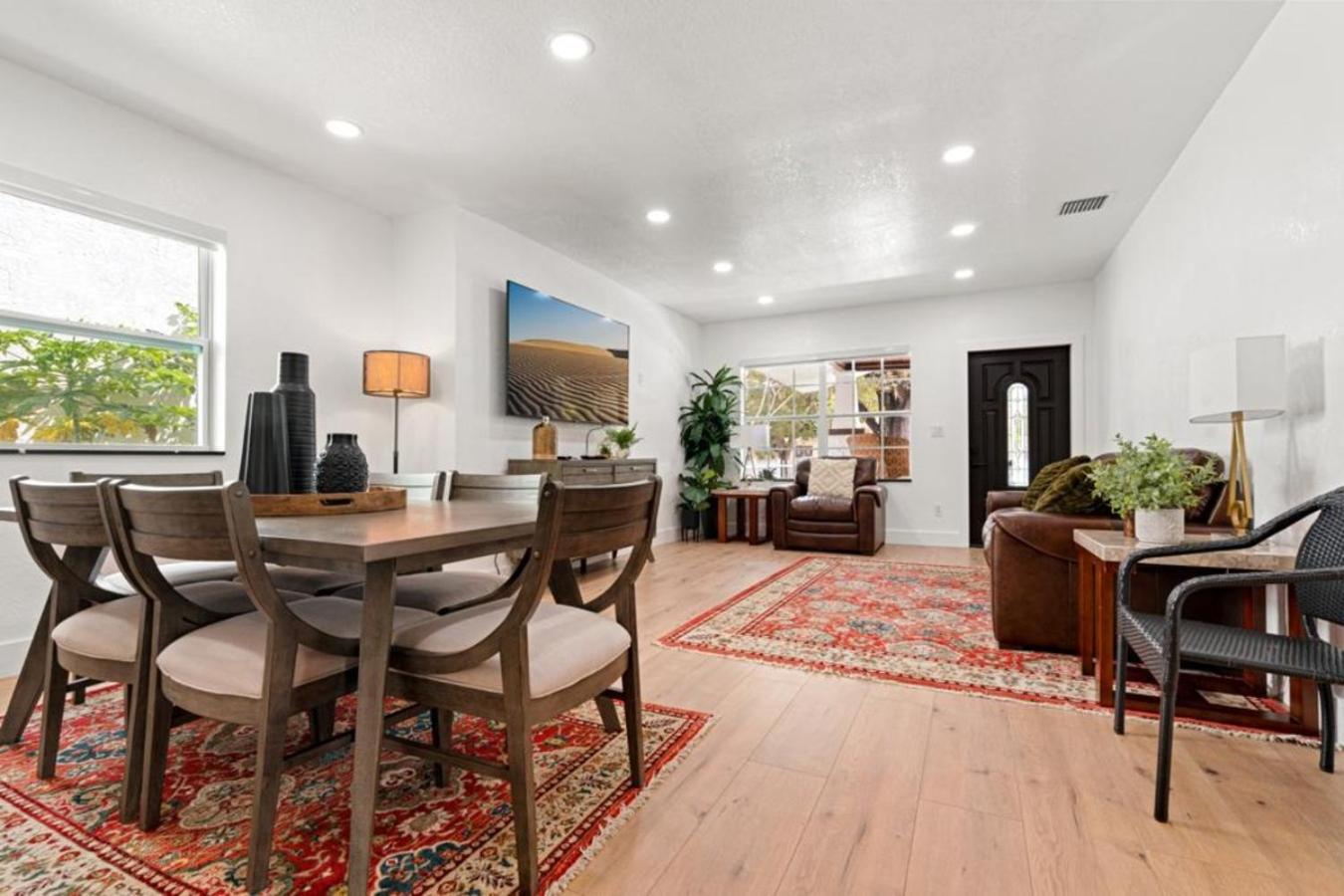 Three-Bedroom House photo 2