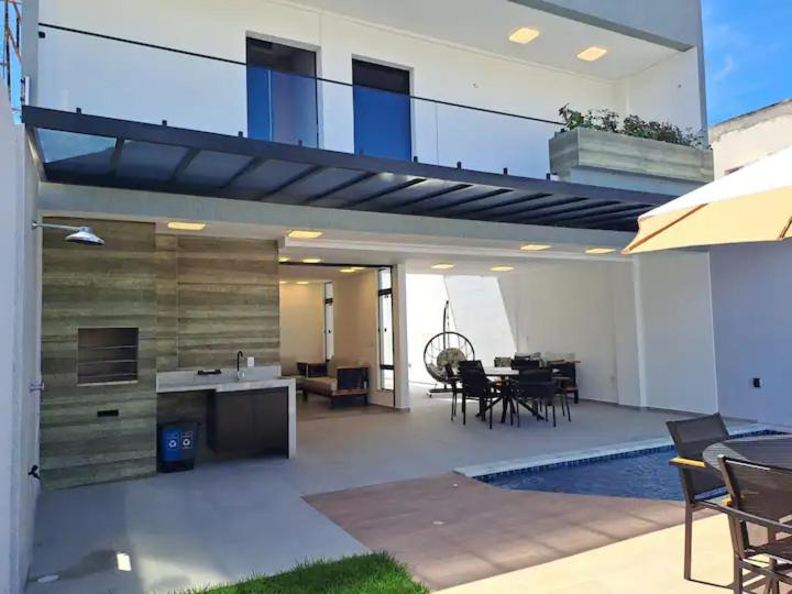Four-Bedroom House photo 2