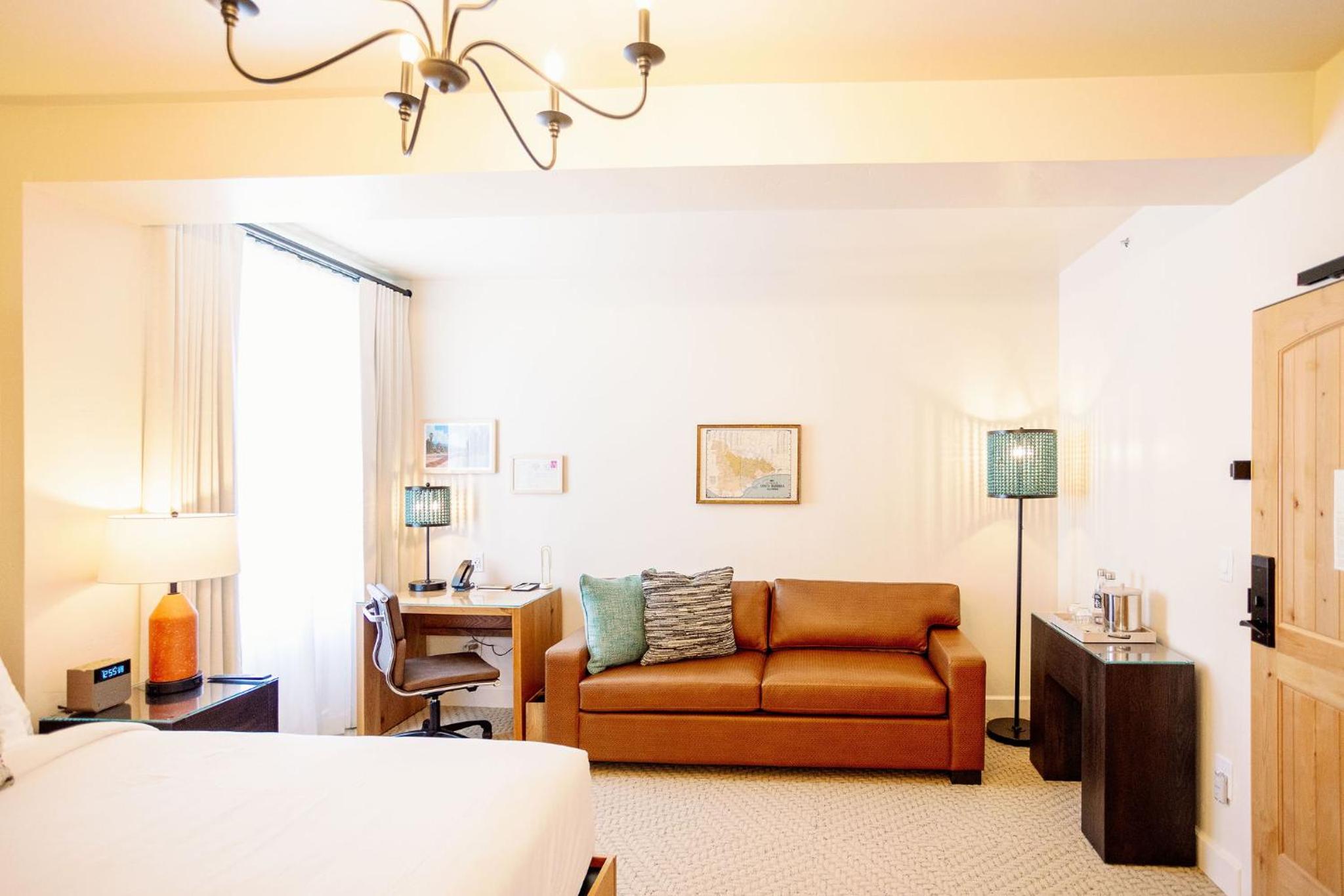 Deluxe Queen Room - Photo 2