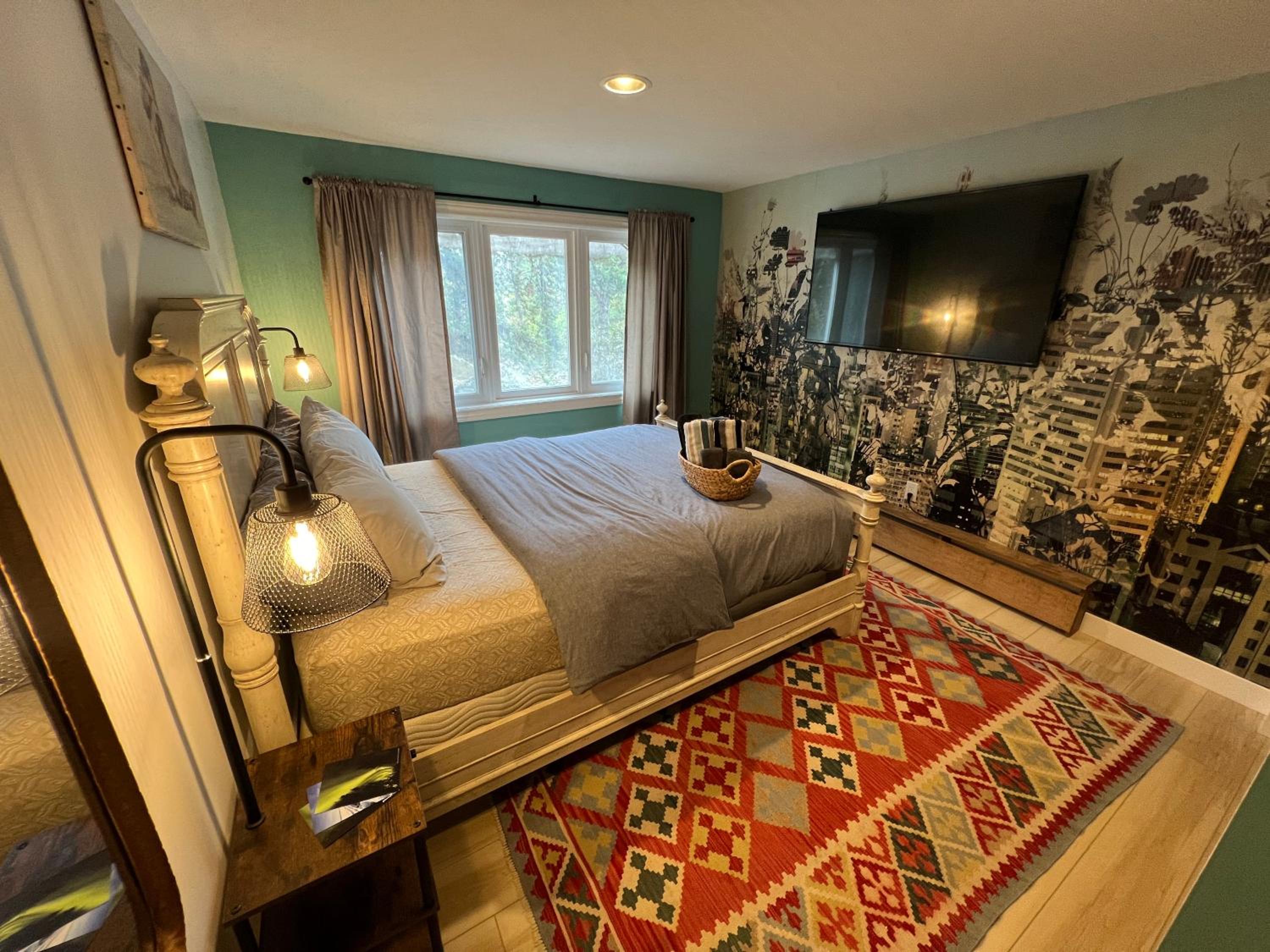 Deluxe Queen Room