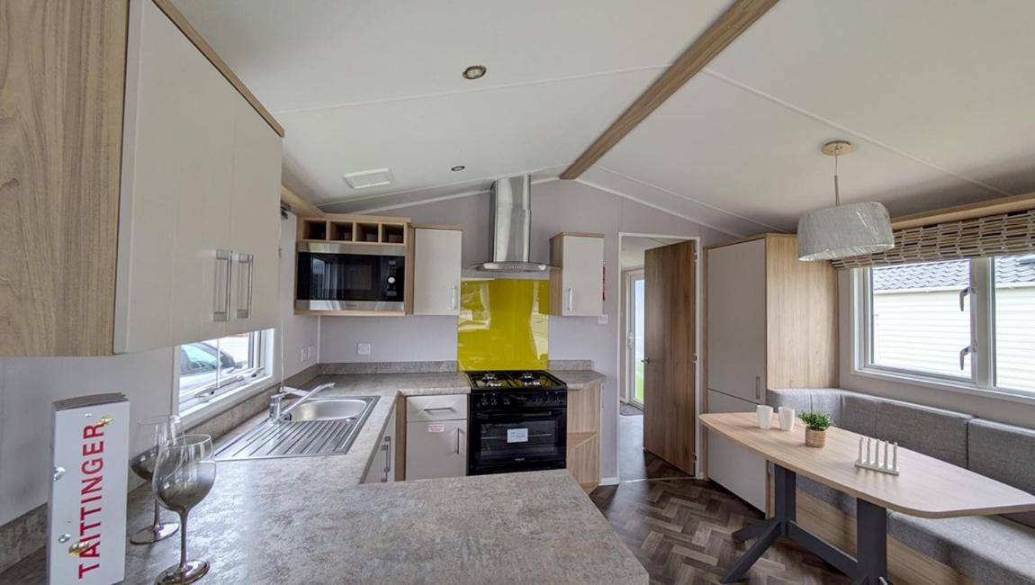 Two-Bedroom House photo 2
