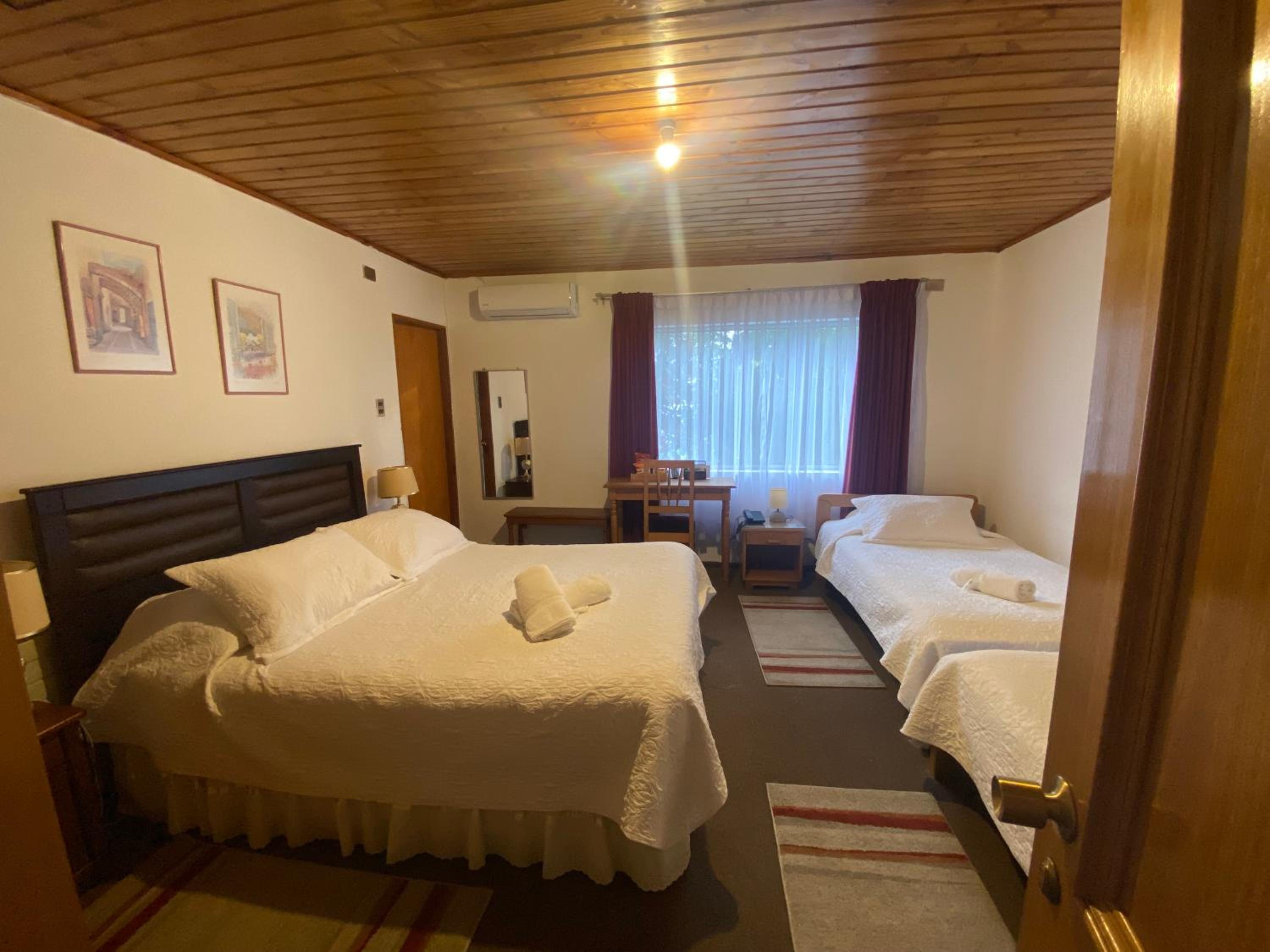 Superior Quadruple Room photo 2