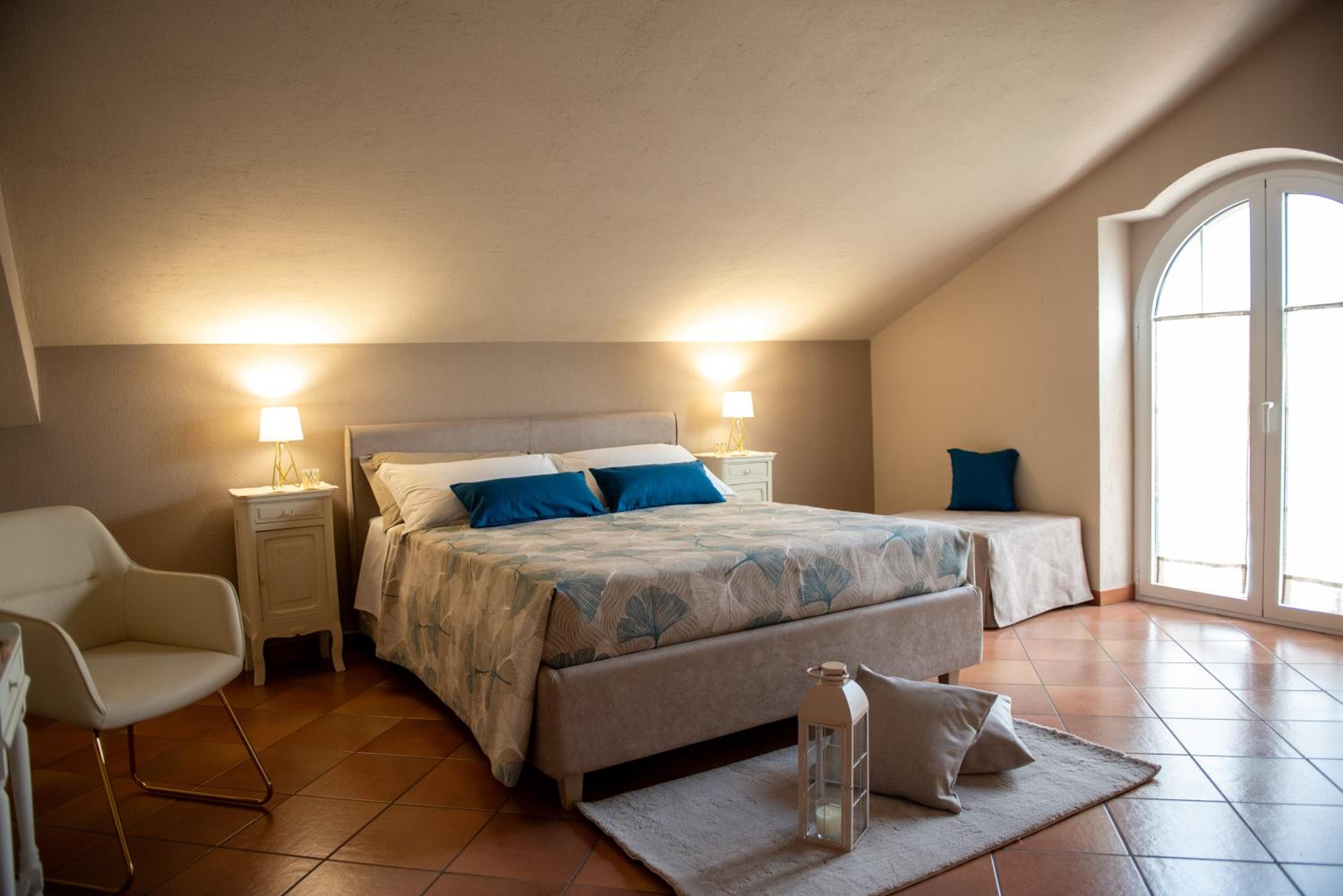 Two-Bedroom Deluxe Apartment with Balcony