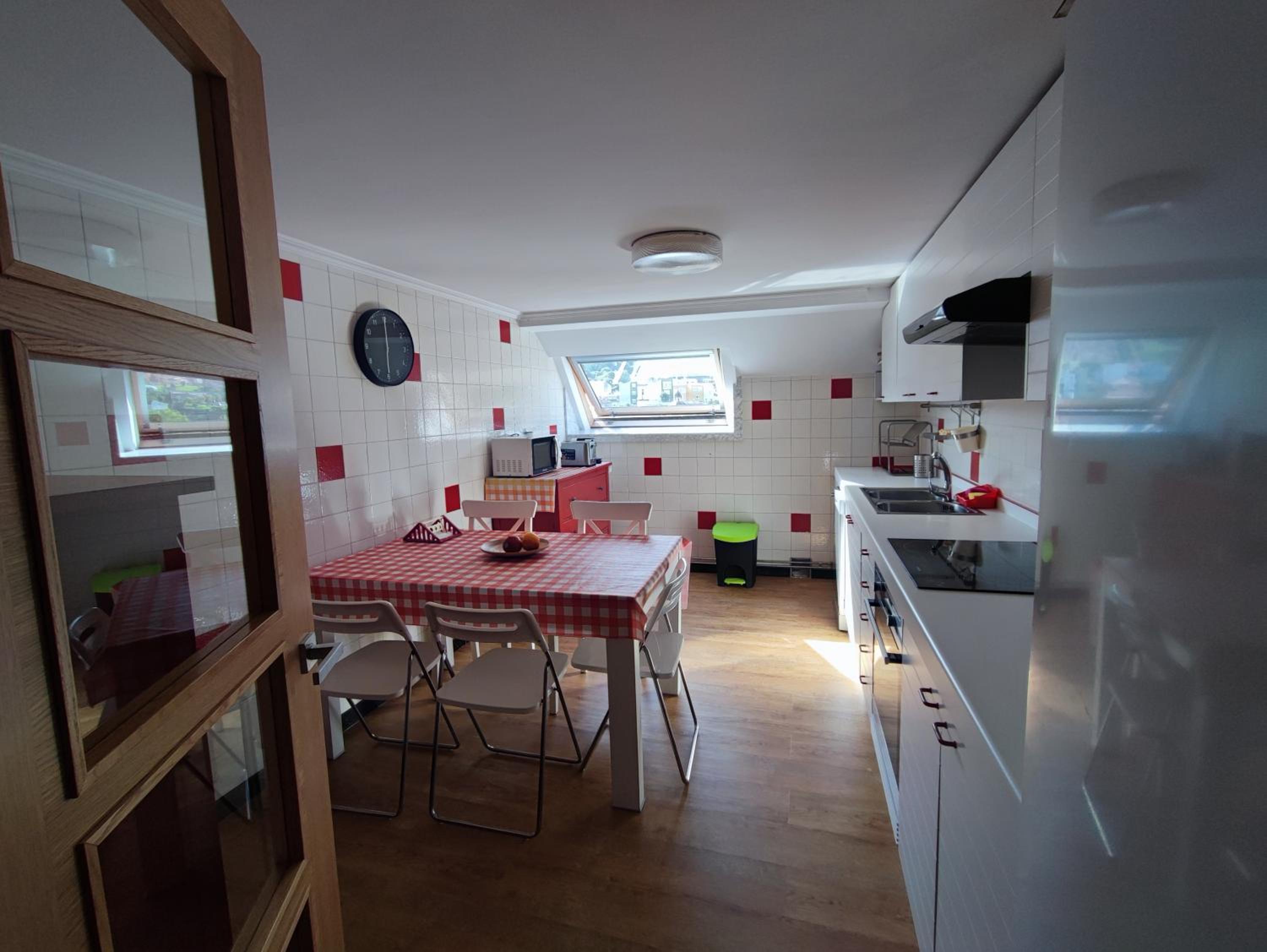 Three-Bedroom Apartment photo 2