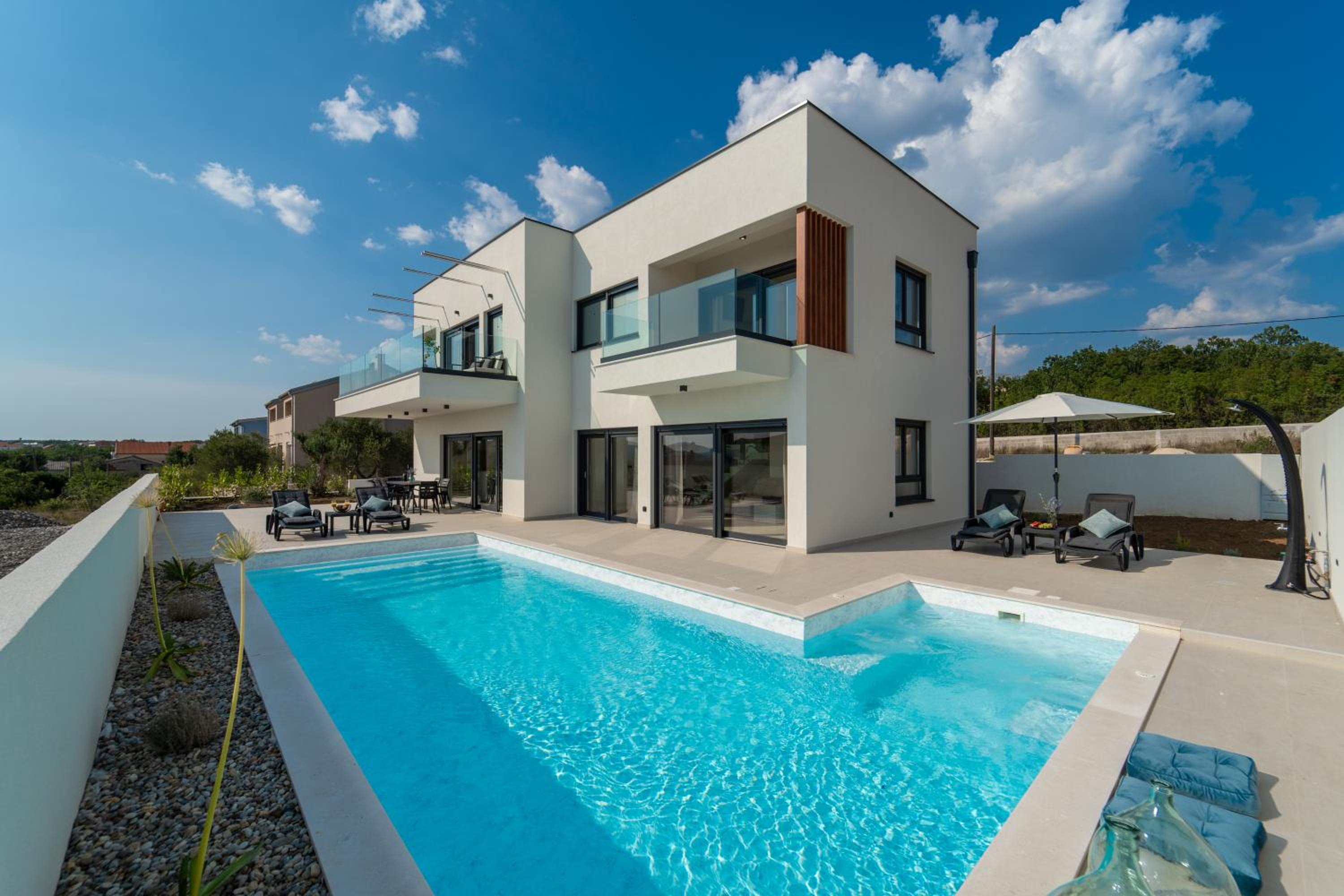 Three-Bedroom Villa photo 2