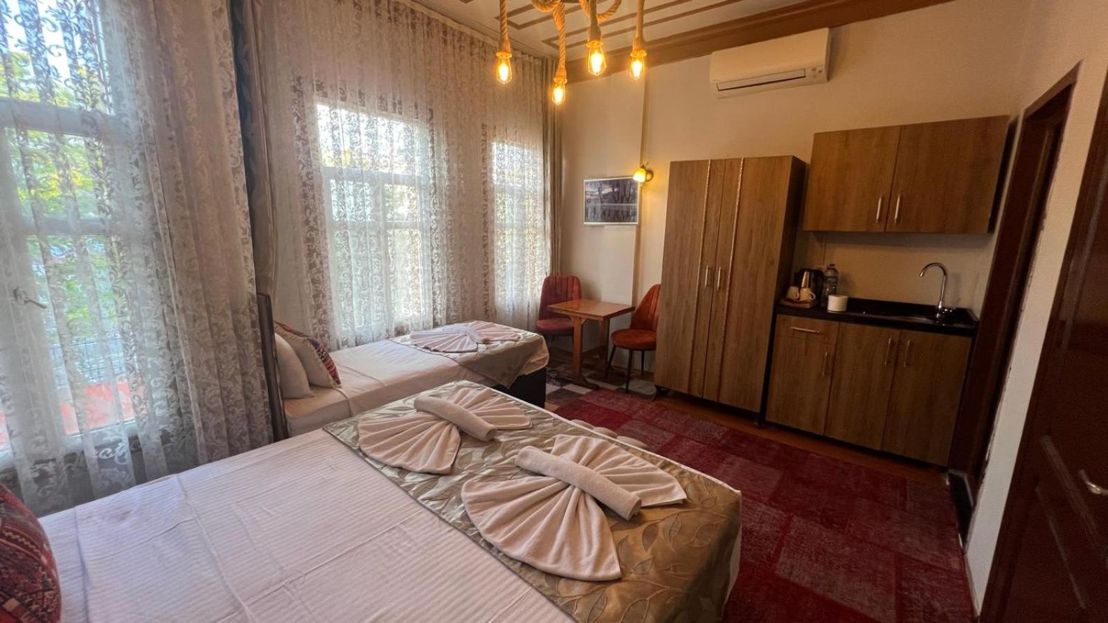 Triple Room with Private Bathroom photo 2