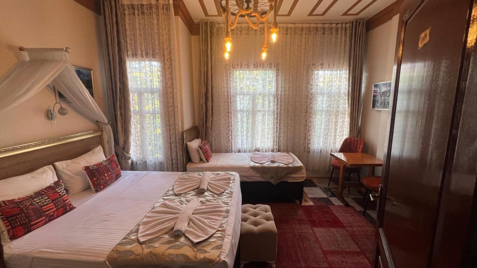 Triple Room with Private Bathroom photo 1