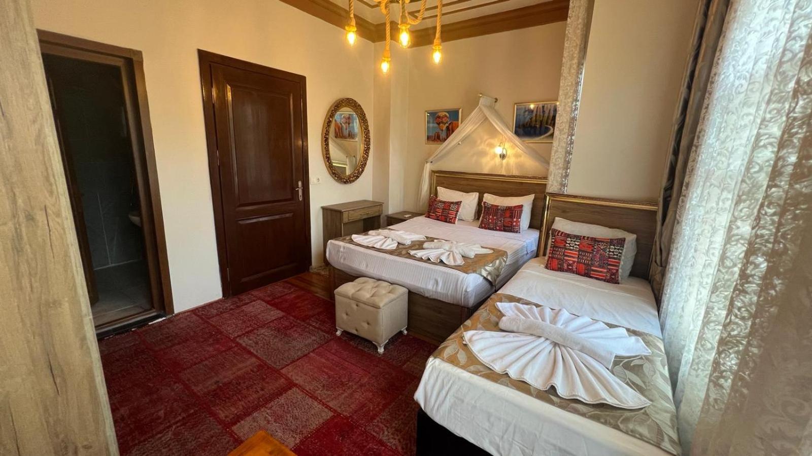 Triple Room with Private Bathroom photo 3