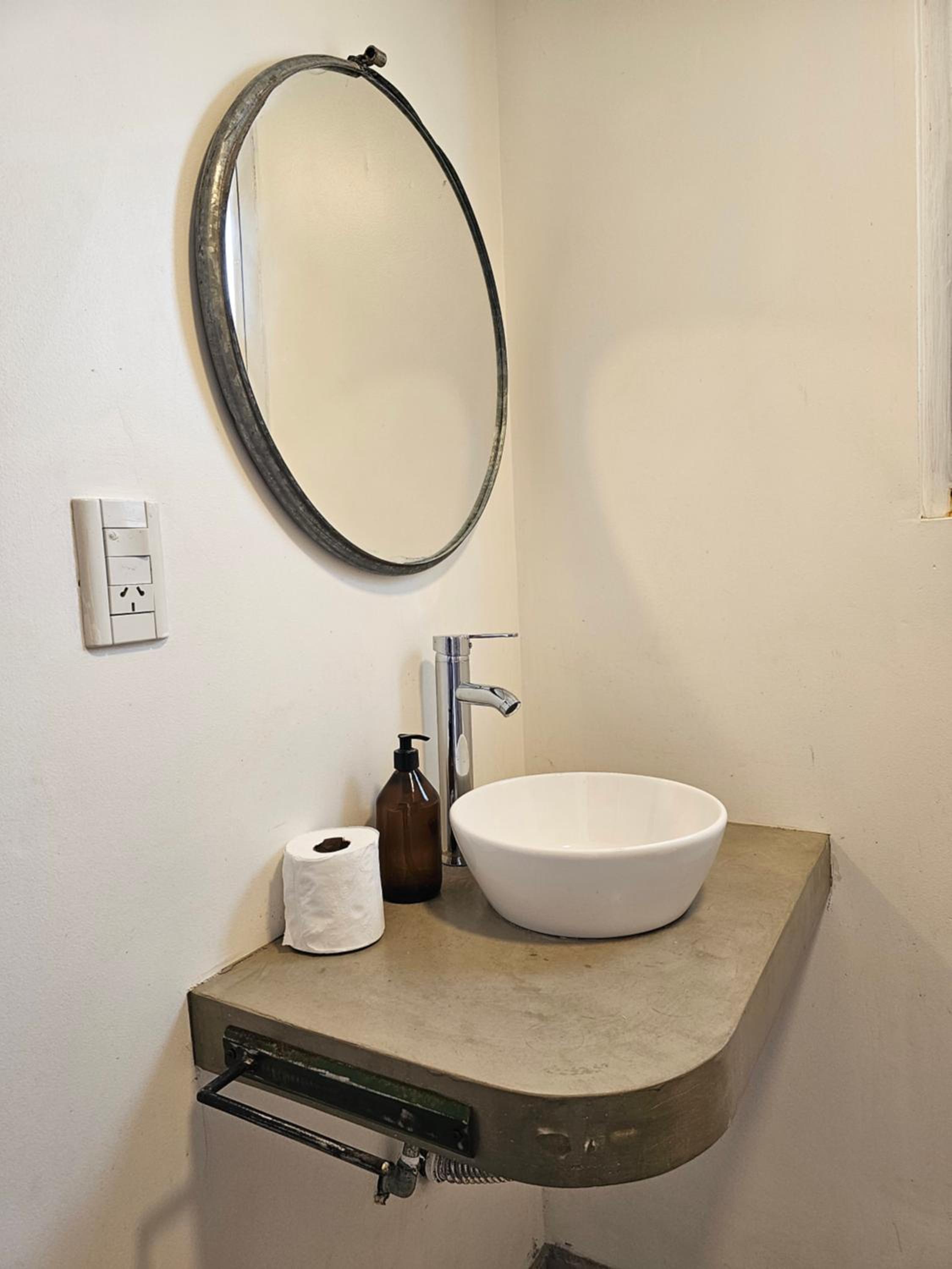 One-Bedroom Apartment photo 3